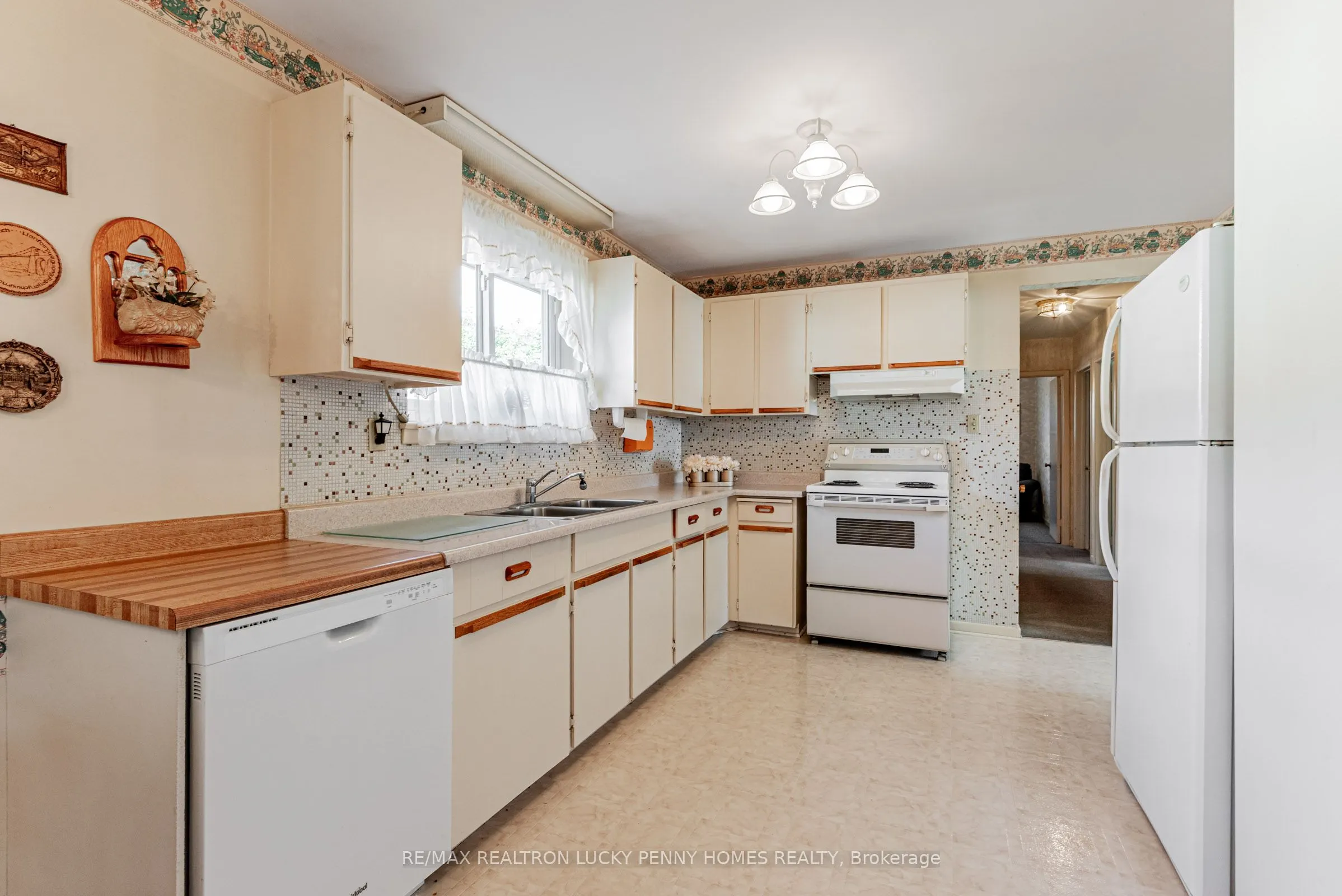 7 Friar Tuck Road