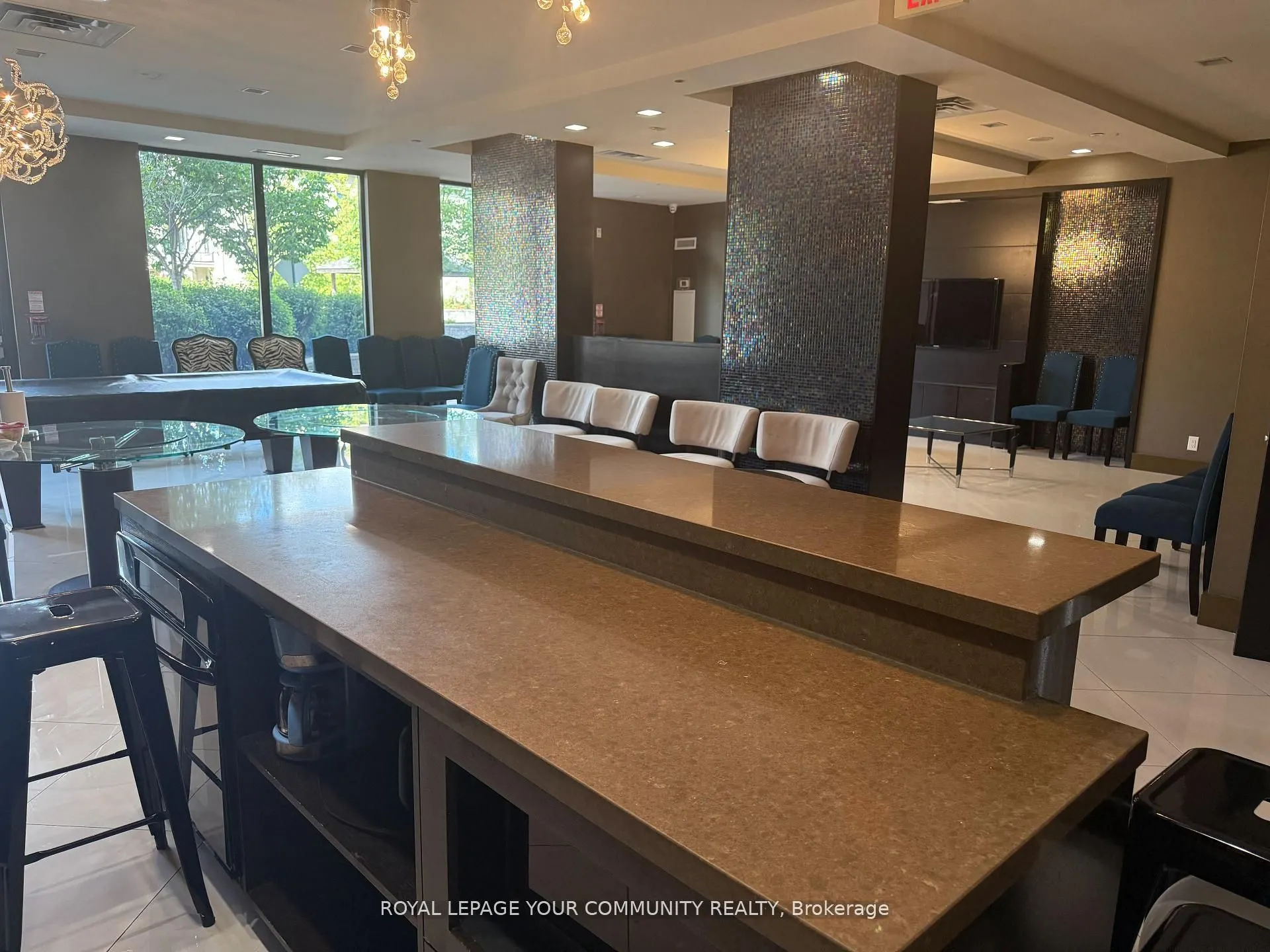 520 Steeles Avenue W, #208