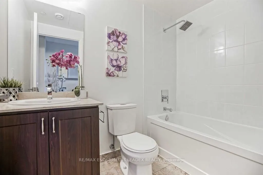 7161 Yonge Street, #2731