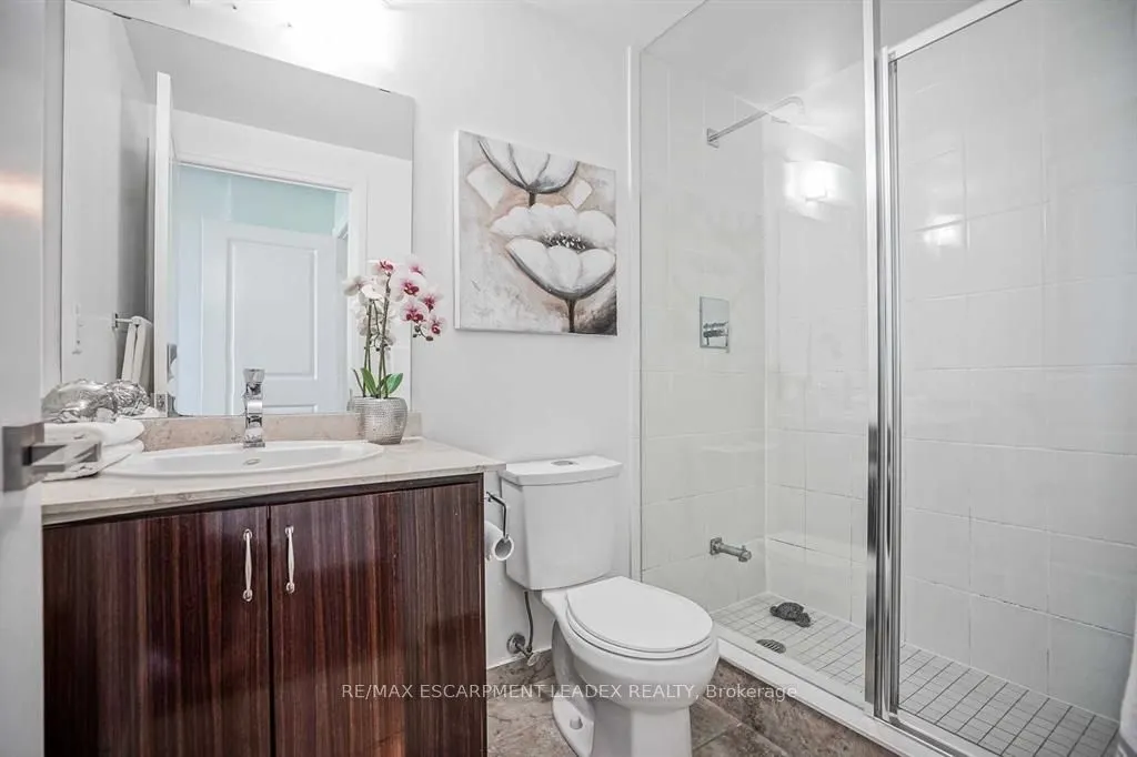 7161 Yonge Street, #2731