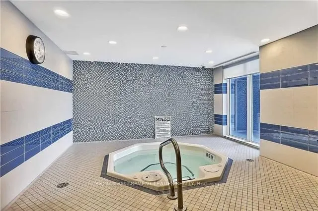7161 Yonge Street, #2731
