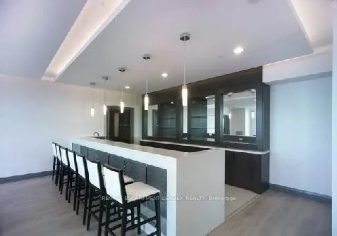 7161 Yonge Street, #2731