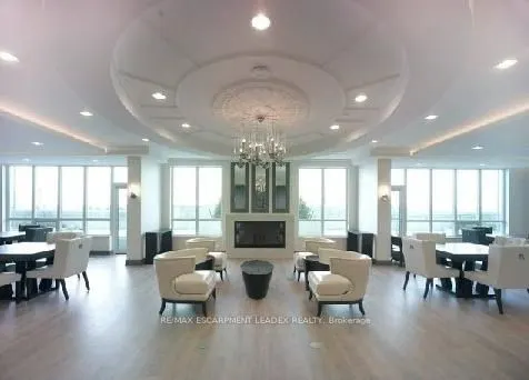 7161 Yonge Street, #2731