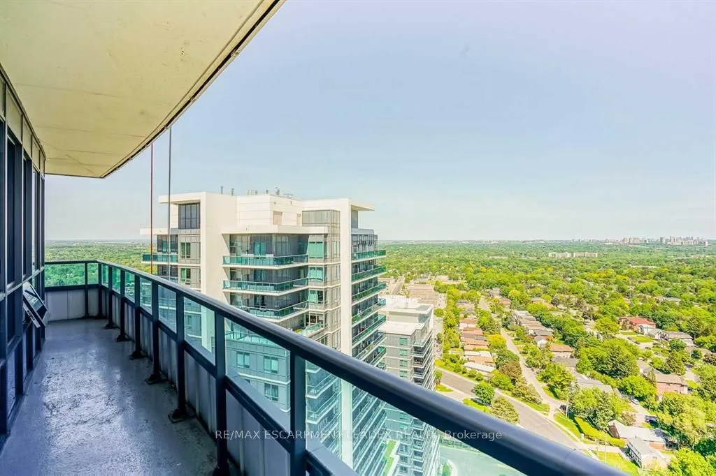 7161 Yonge Street, #2731