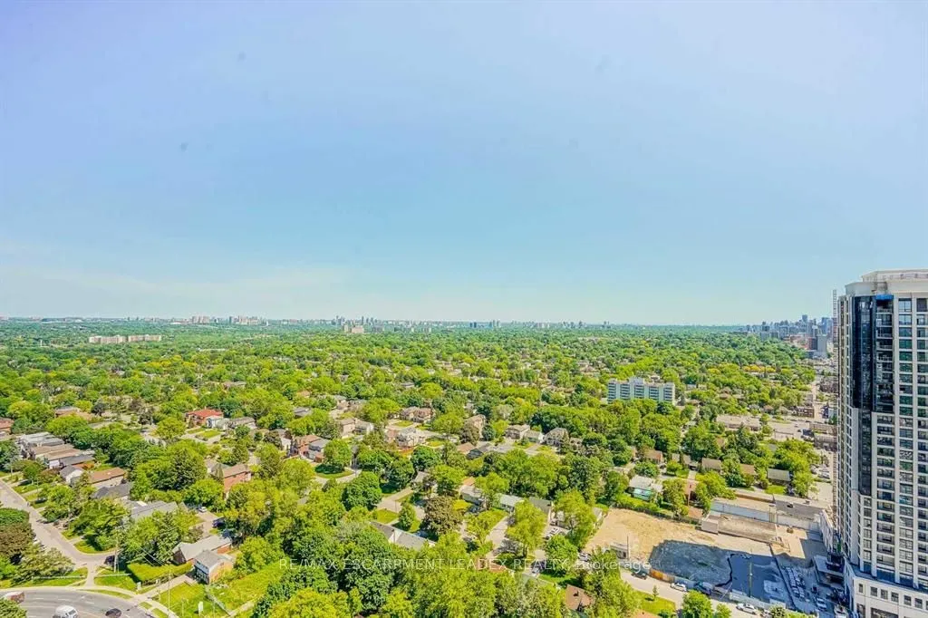 7161 Yonge Street, #2731