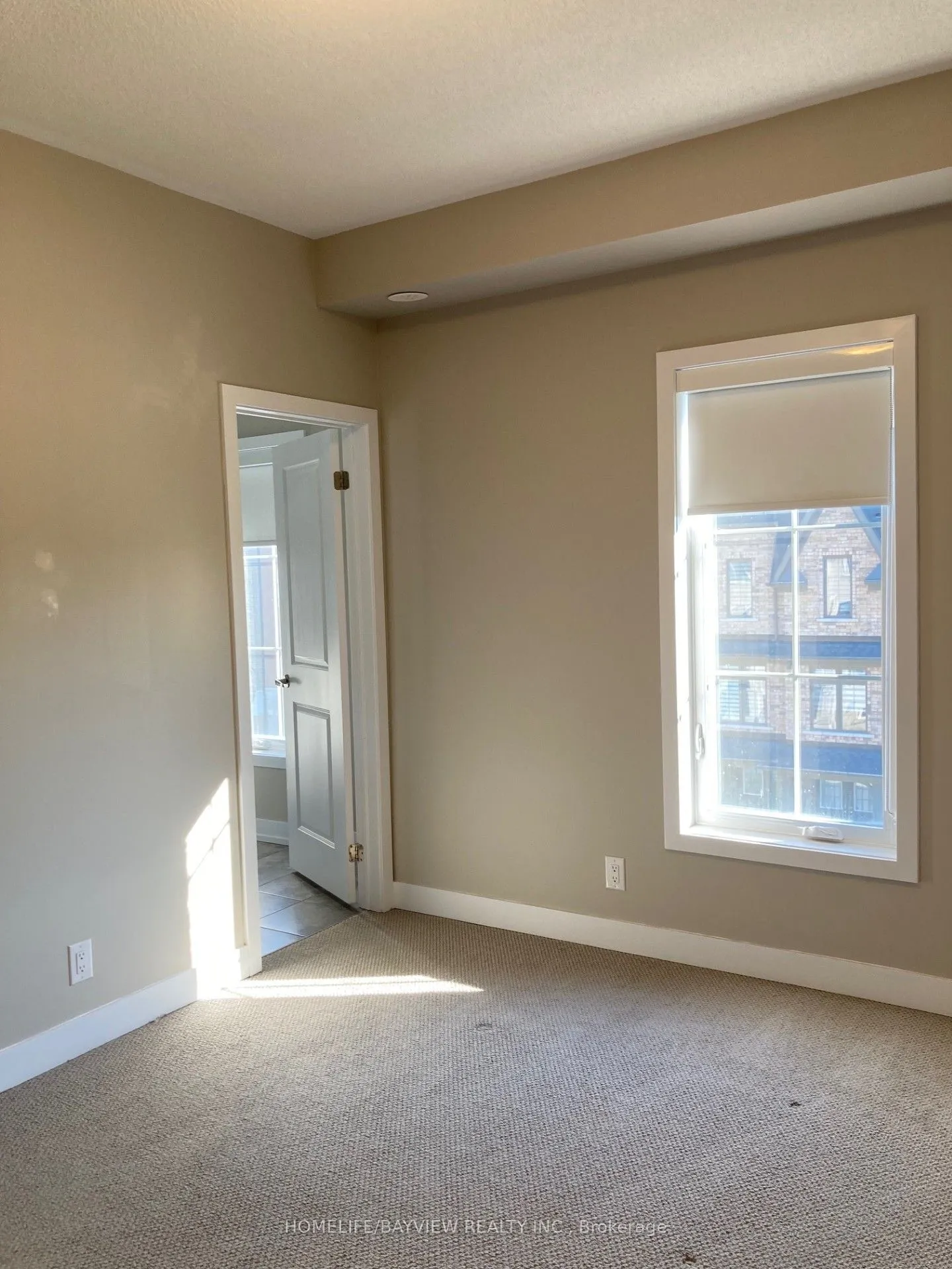 4 Guardhouse Crescent