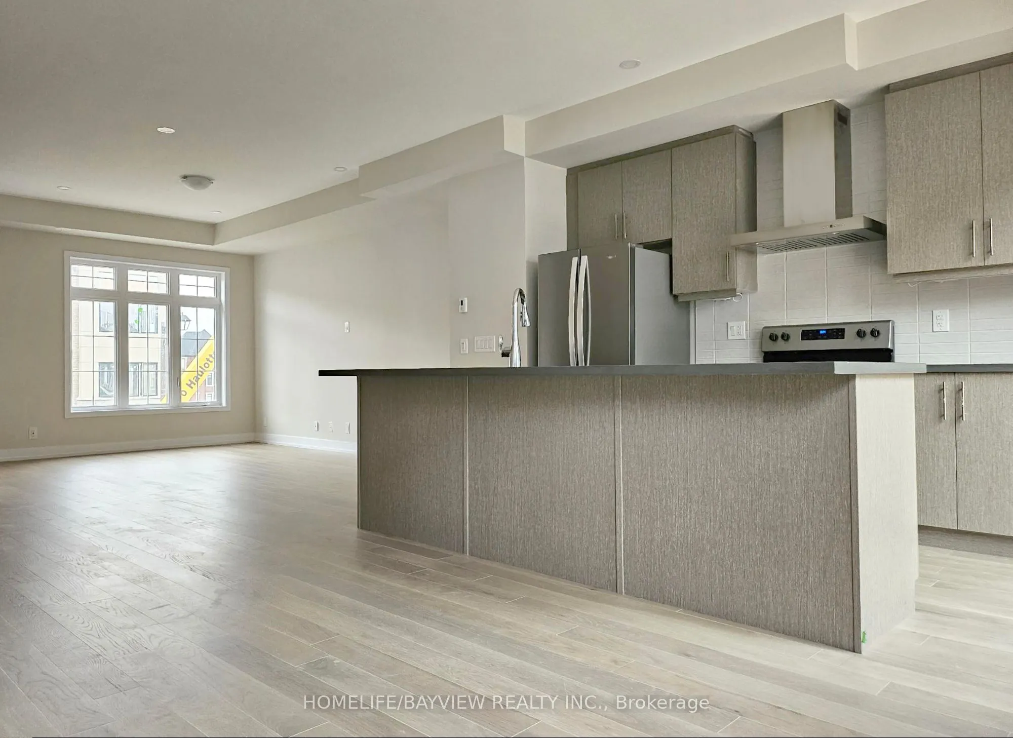 4 Guardhouse Crescent