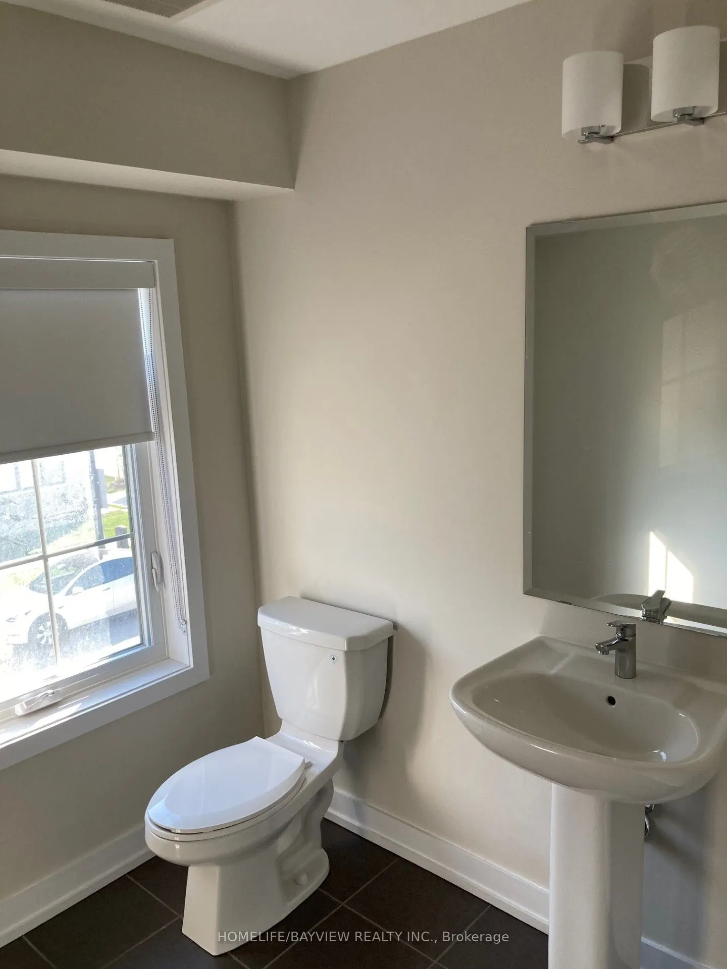 4 Guardhouse Crescent