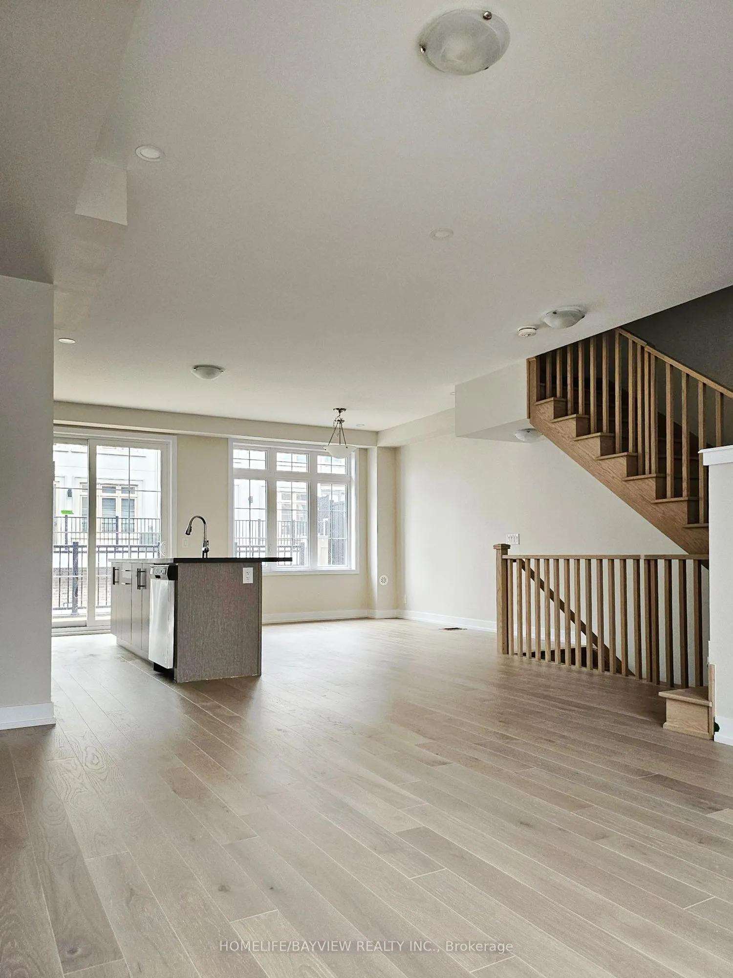 4 Guardhouse Crescent