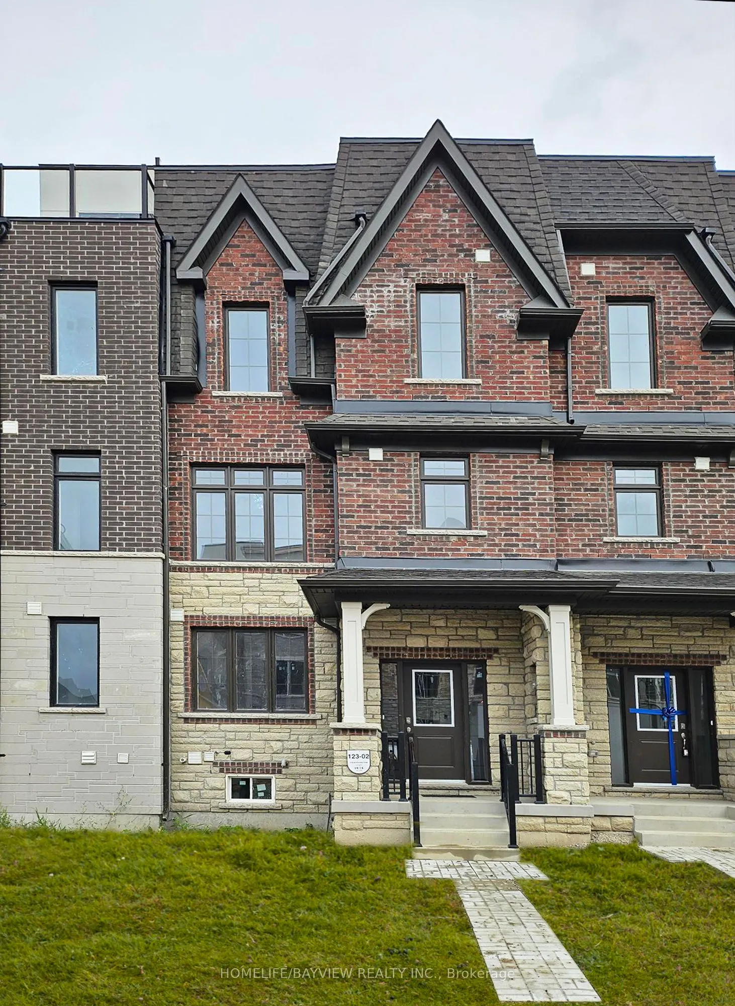 4 Guardhouse Crescent