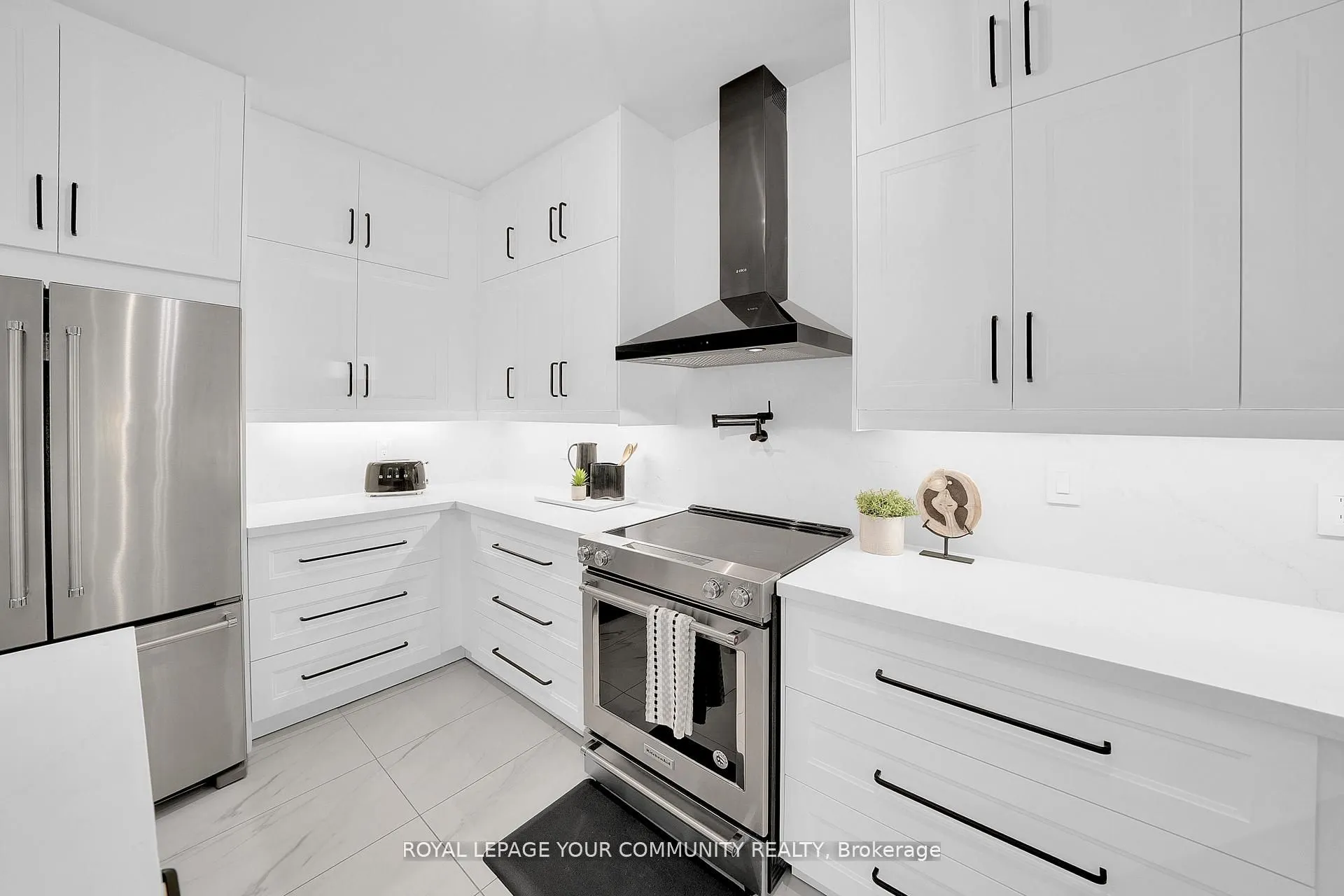 8032 Kipling Avenue, #5