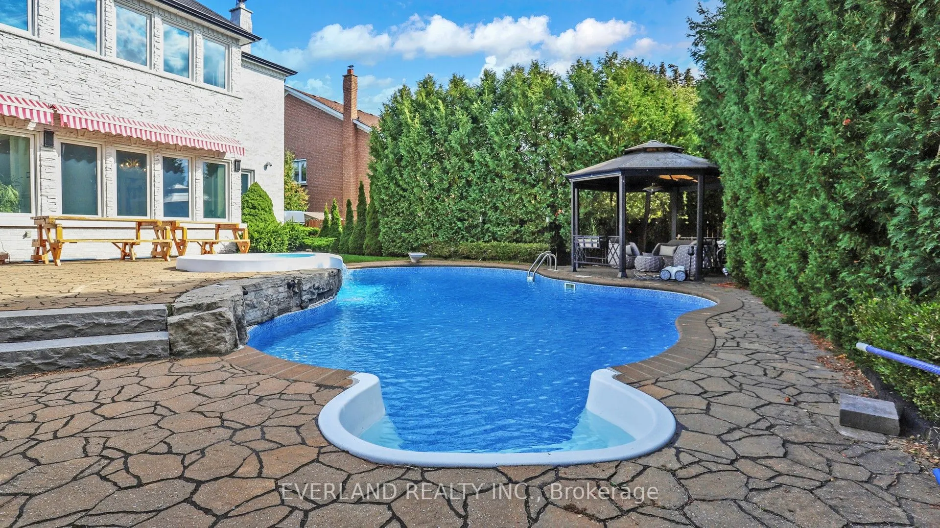 1109 Secretariate Road