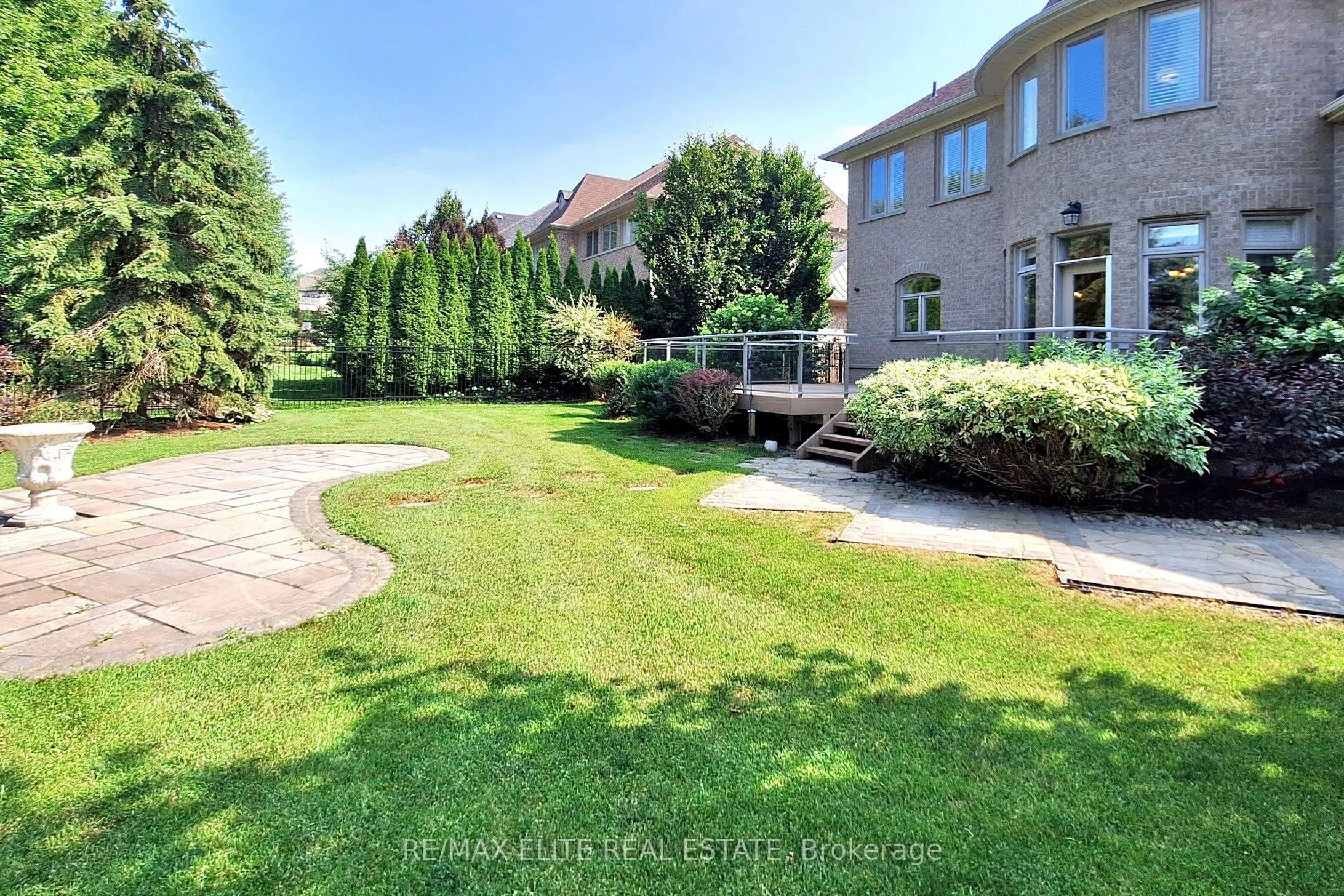 59 Carisbrooke Circle