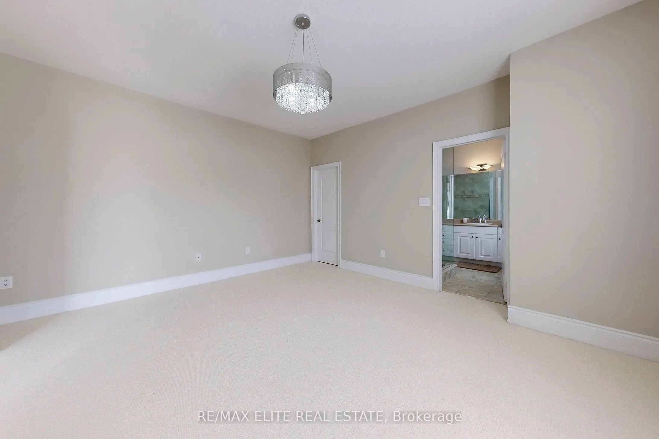 59 Carisbrooke Circle