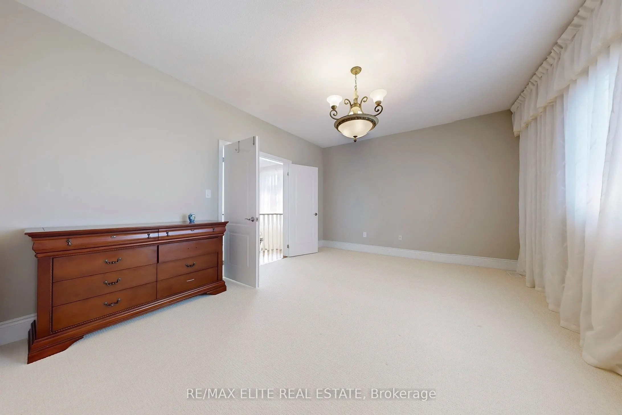 59 Carisbrooke Circle