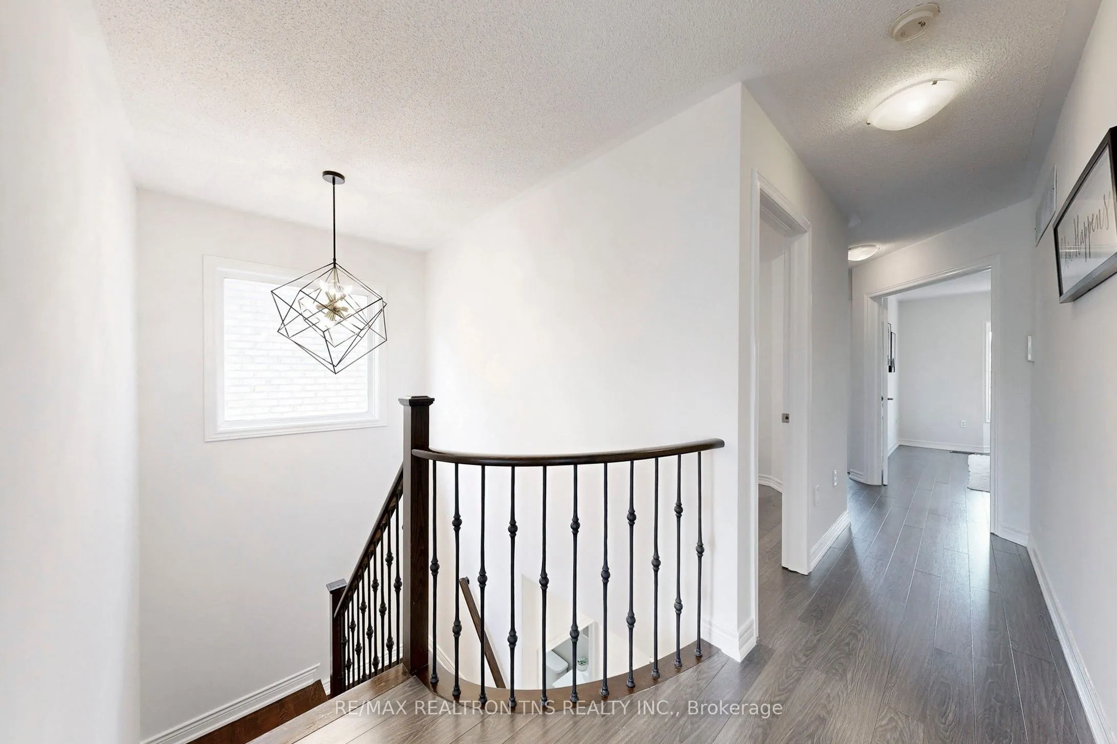 28 Golden Oak Avenue