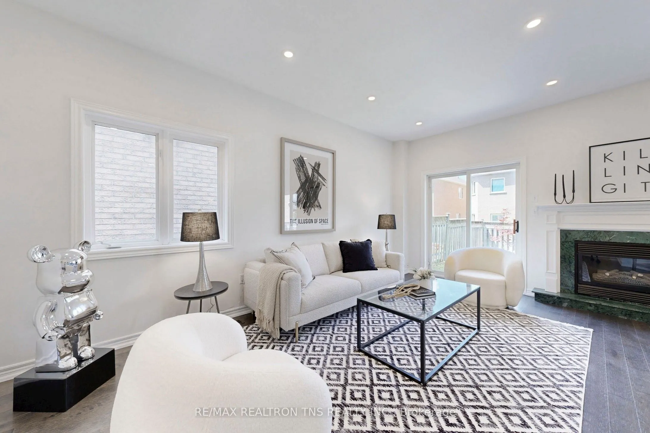 28 Golden Oak Avenue
