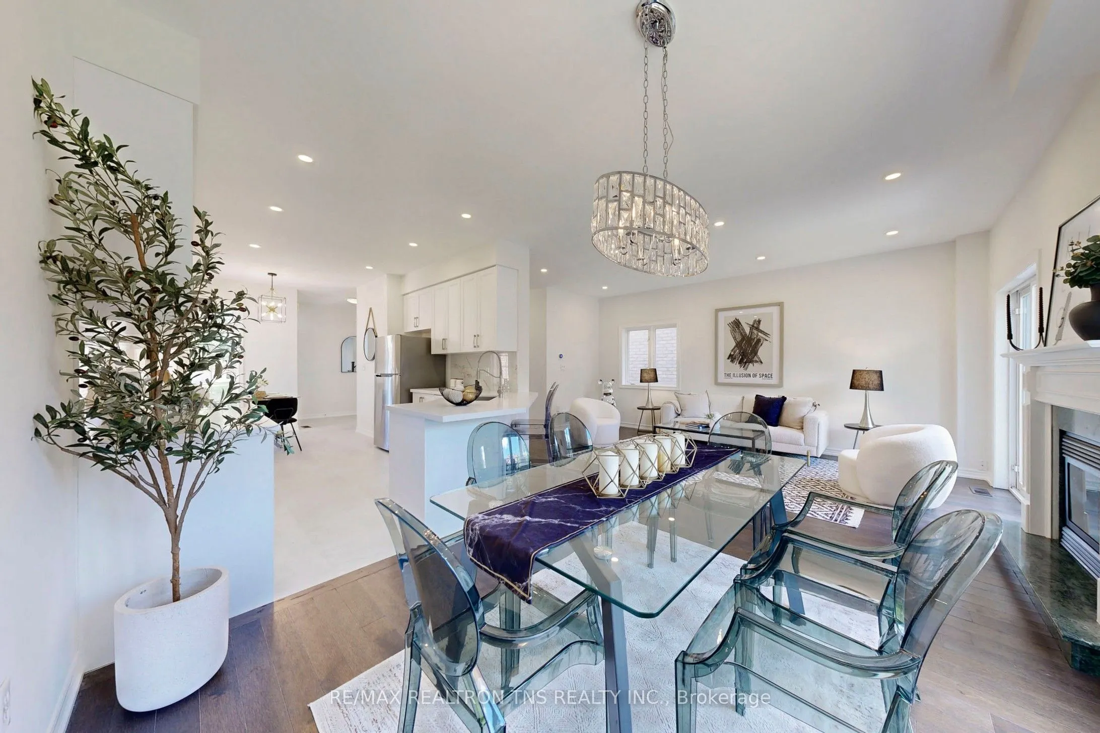 28 Golden Oak Avenue