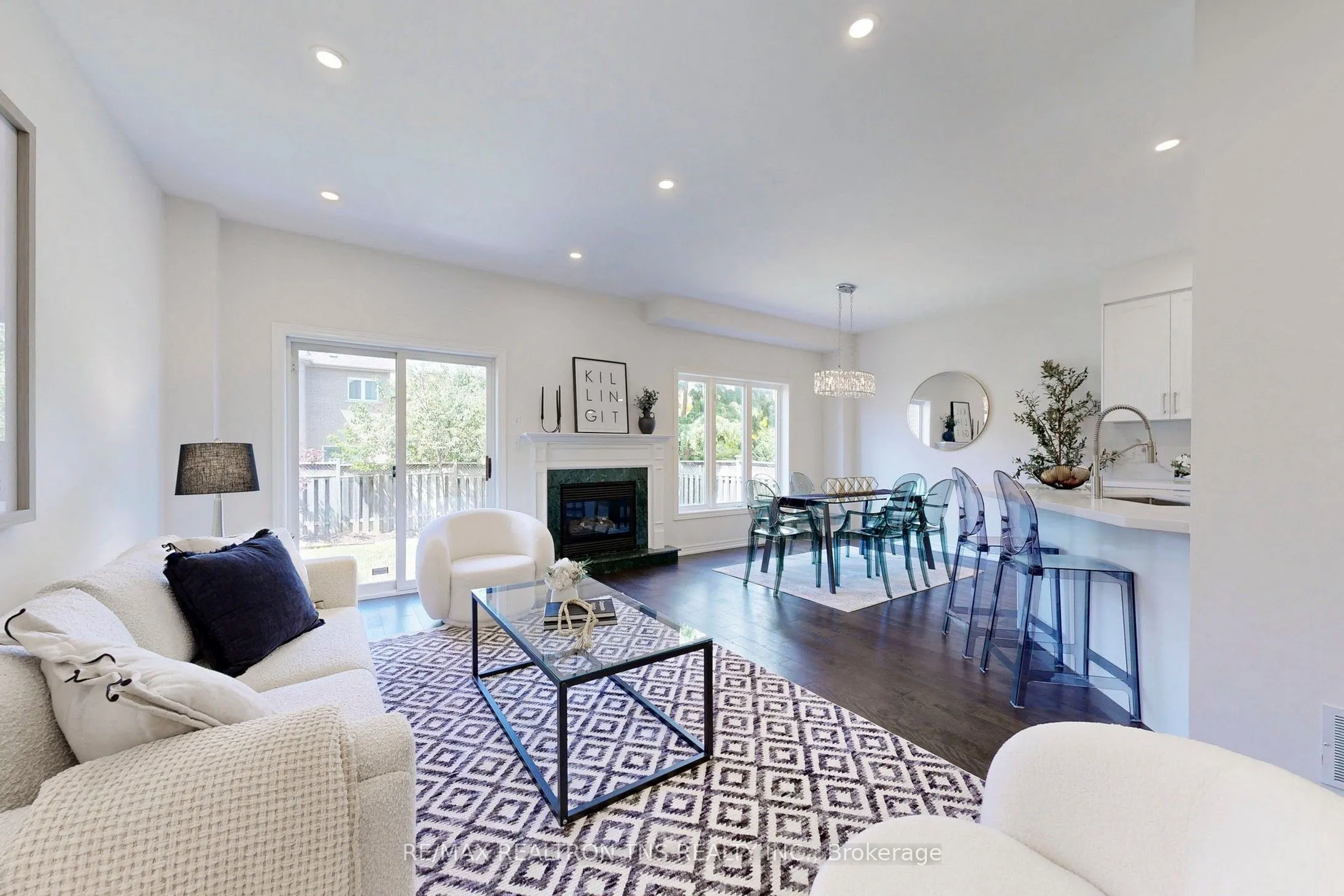 28 Golden Oak Avenue