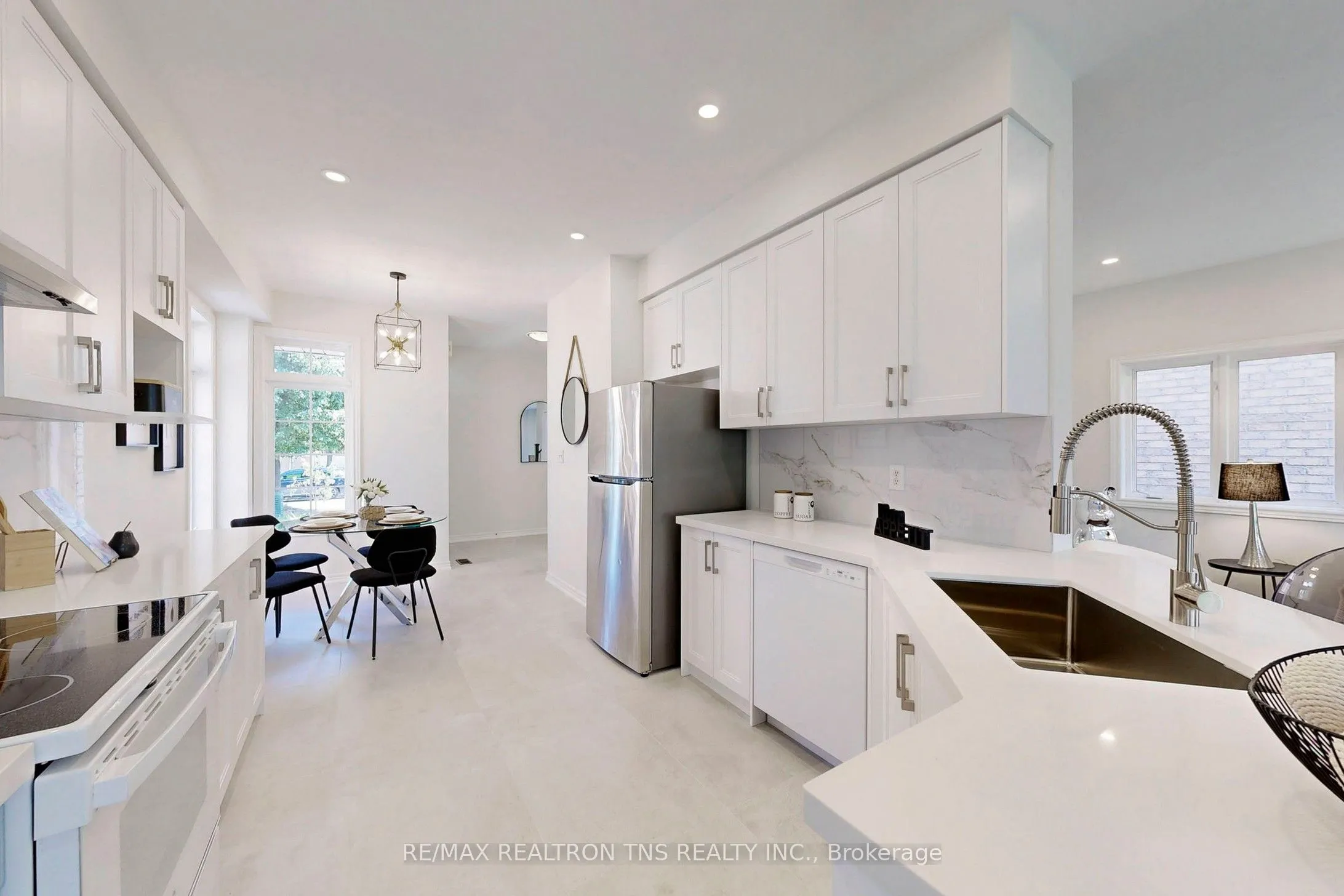 28 Golden Oak Avenue