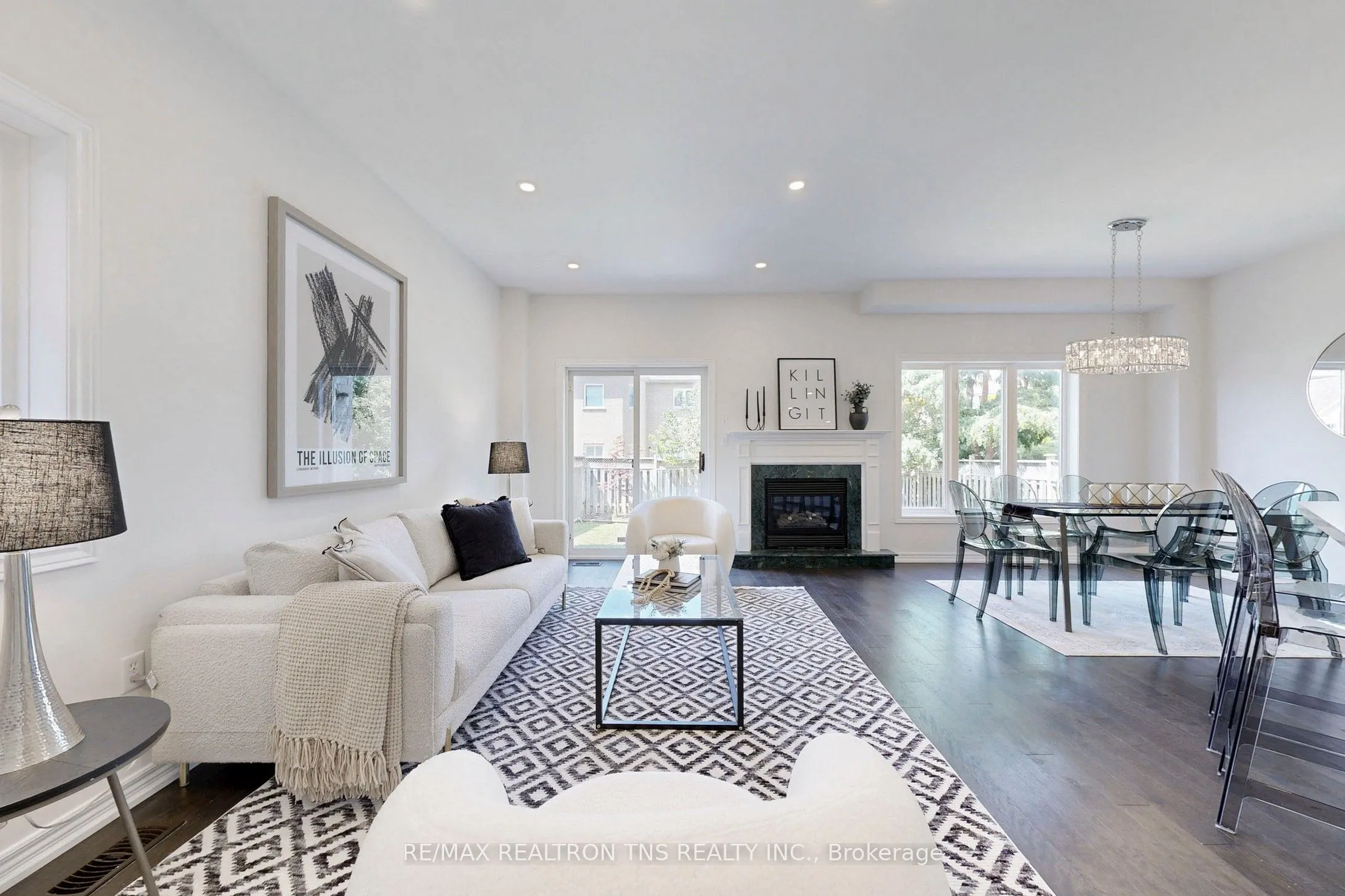 28 Golden Oak Avenue