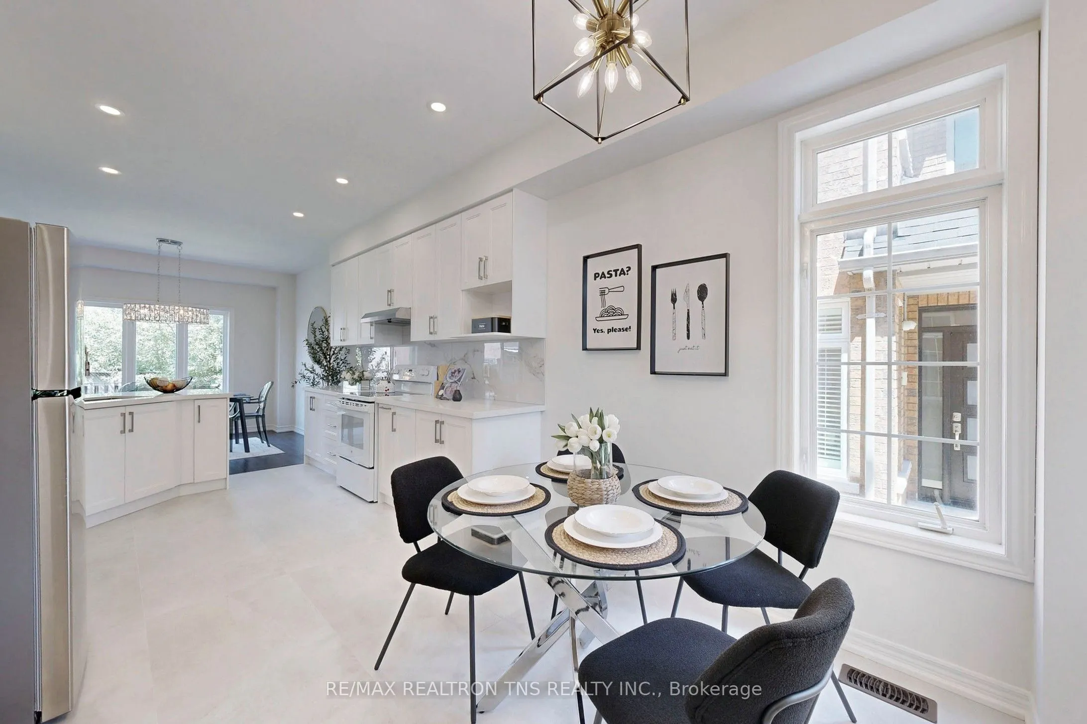 28 Golden Oak Avenue