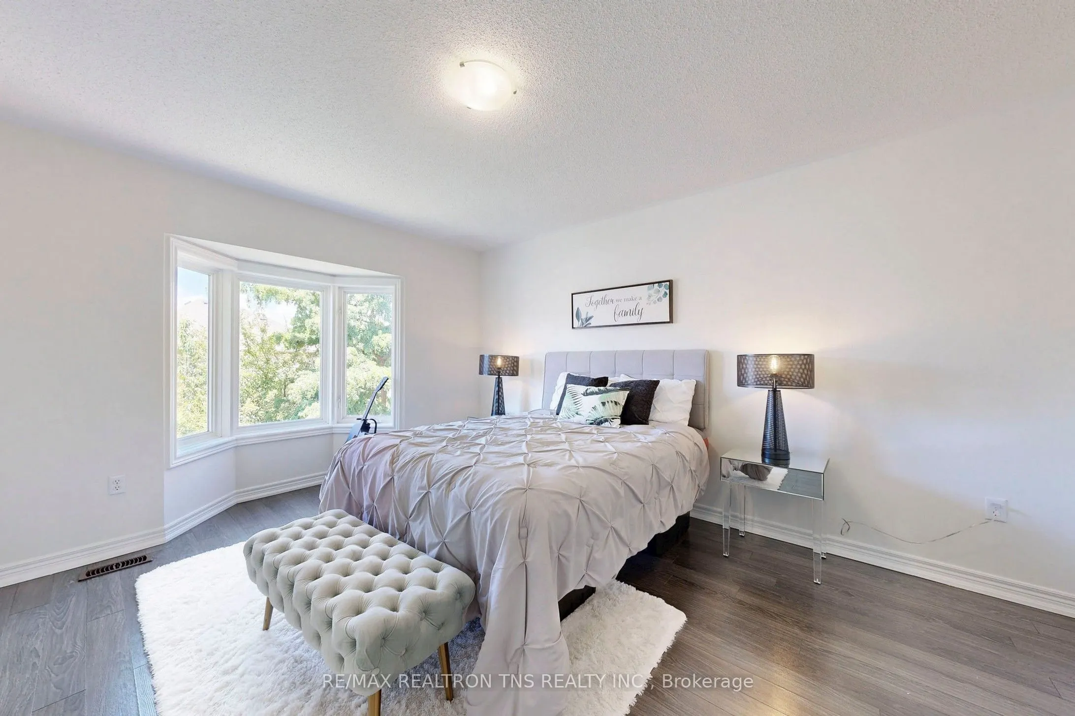 28 Golden Oak Avenue