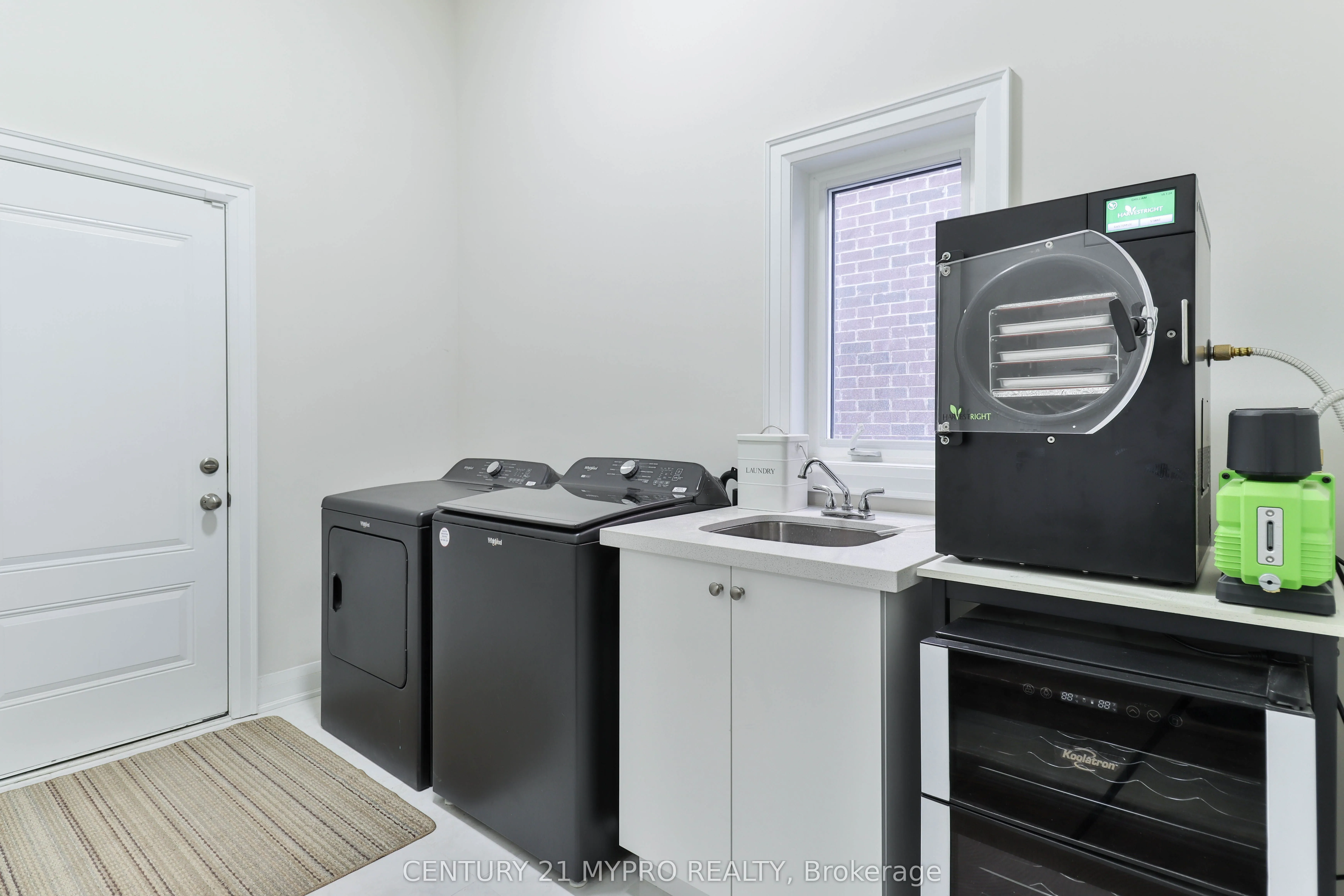 15 George Ellis Drive
