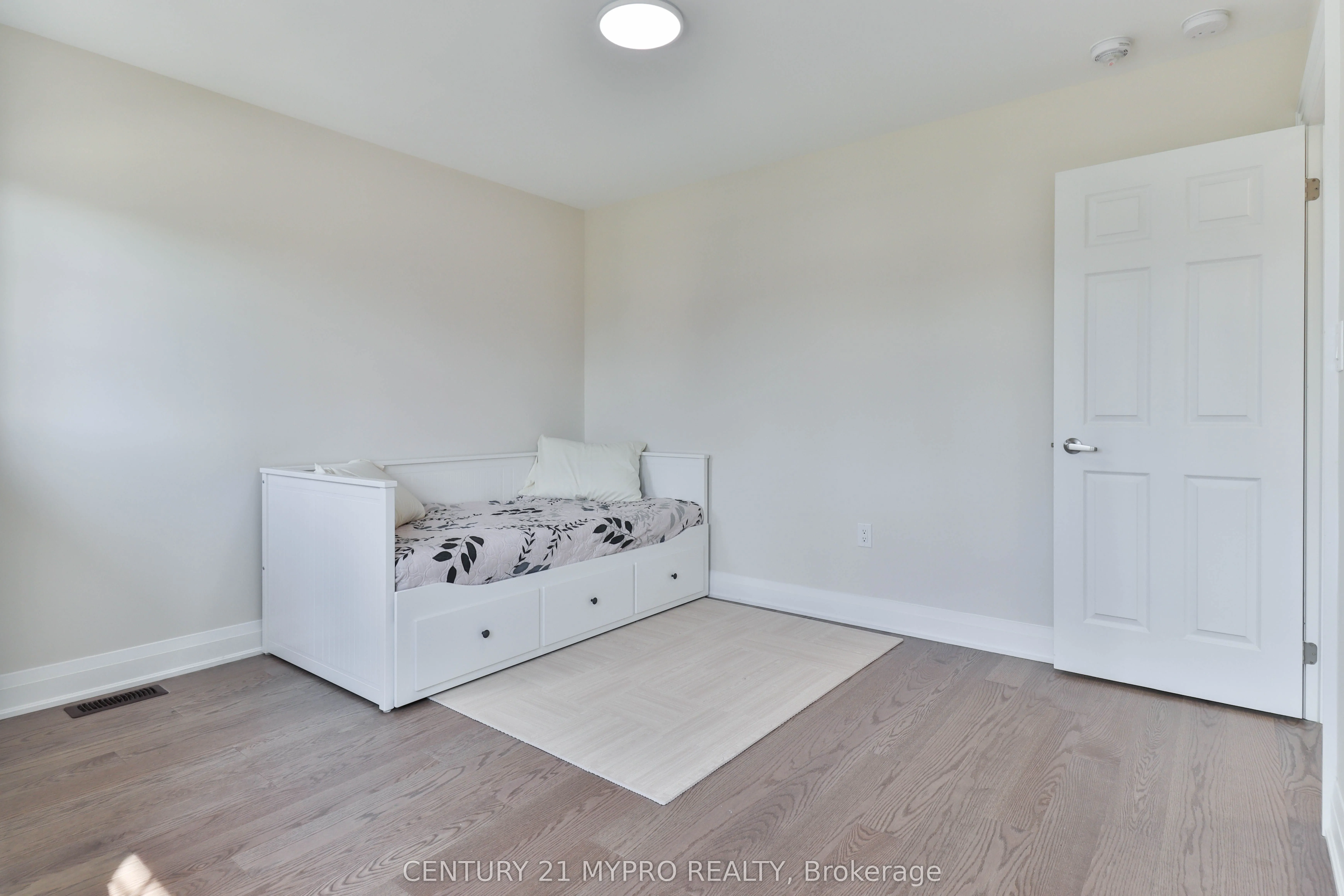 15 George Ellis Drive