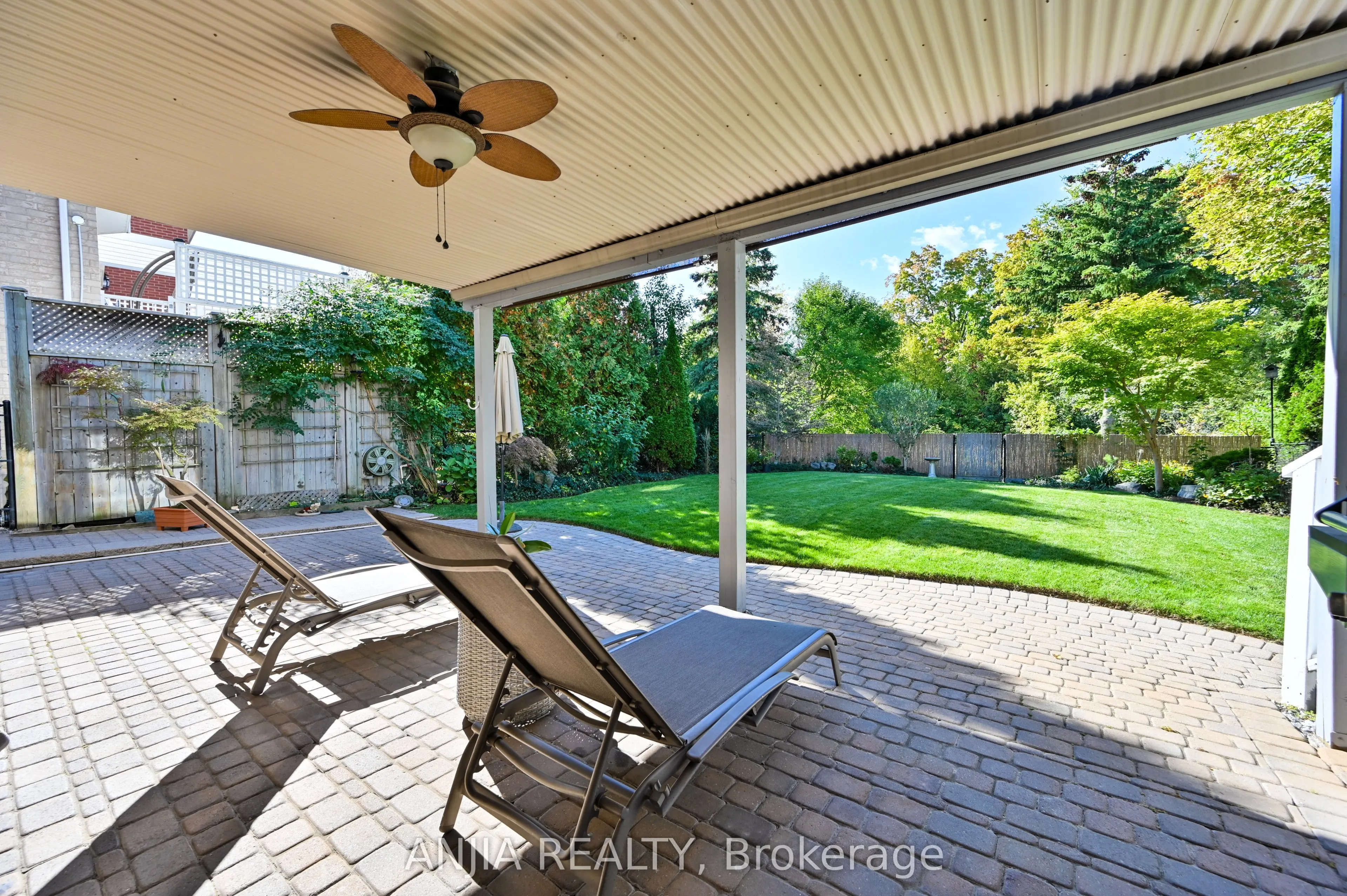 30 Annina Crescent