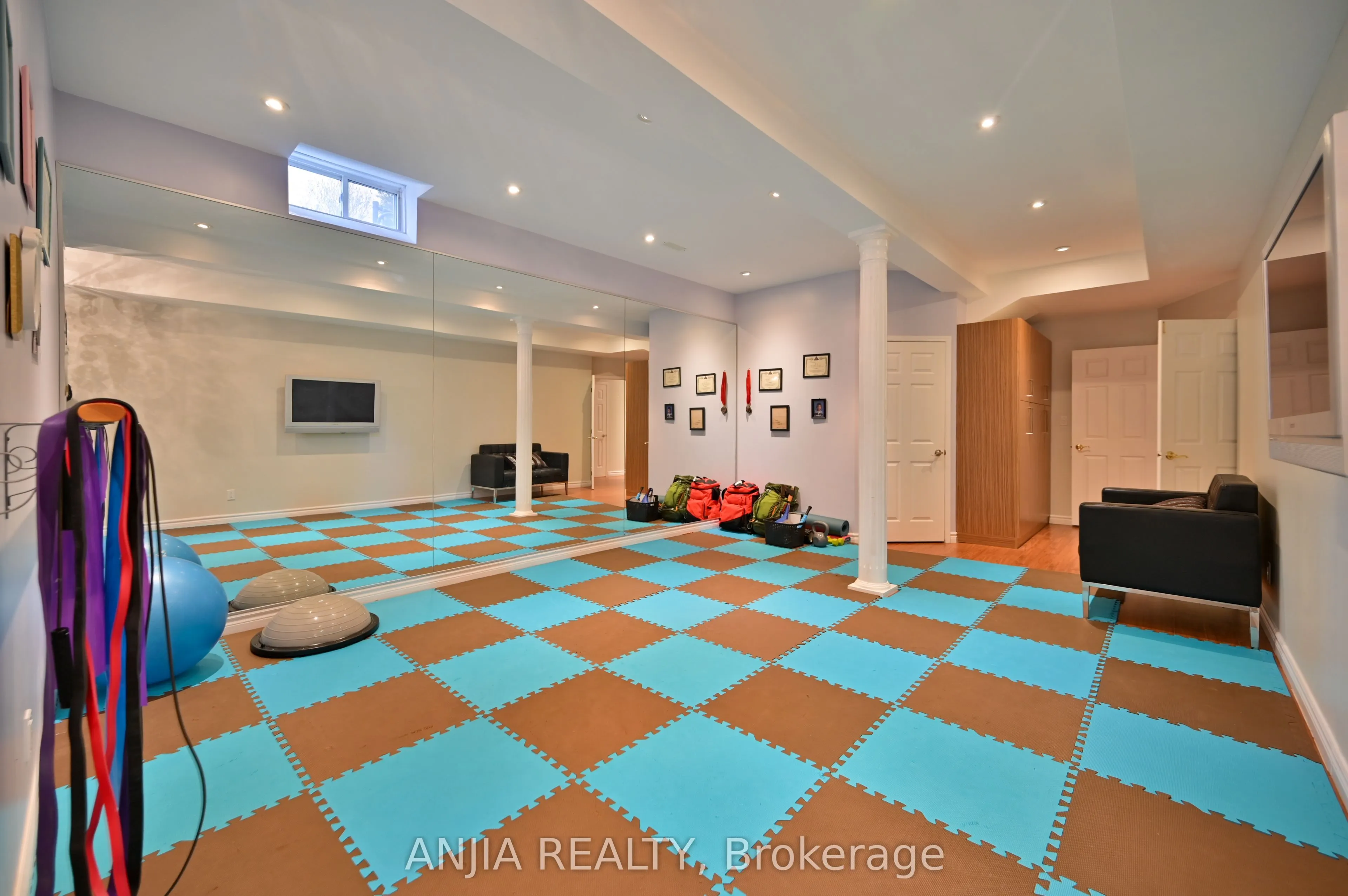 30 Annina Crescent
