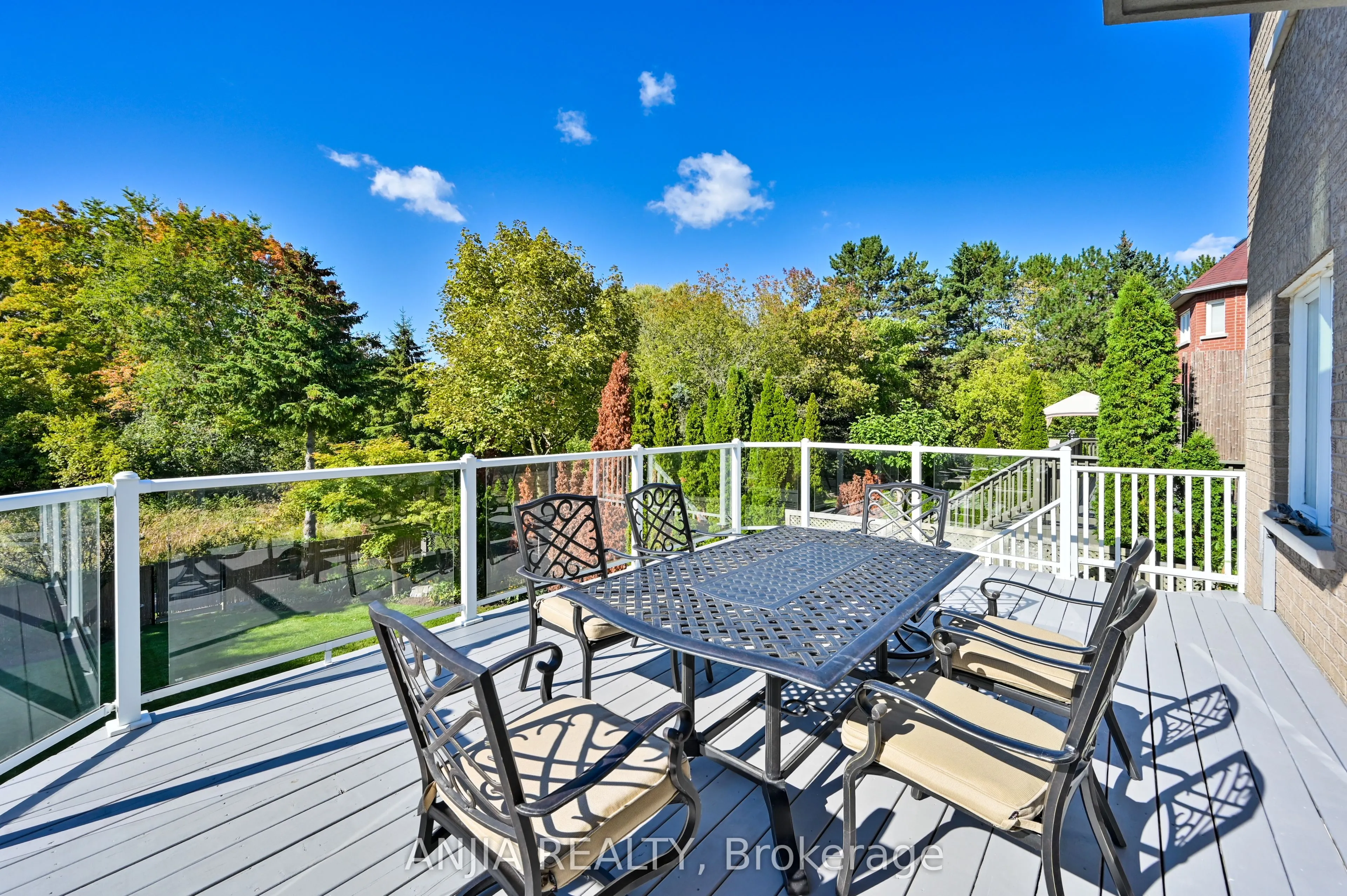 30 Annina Crescent