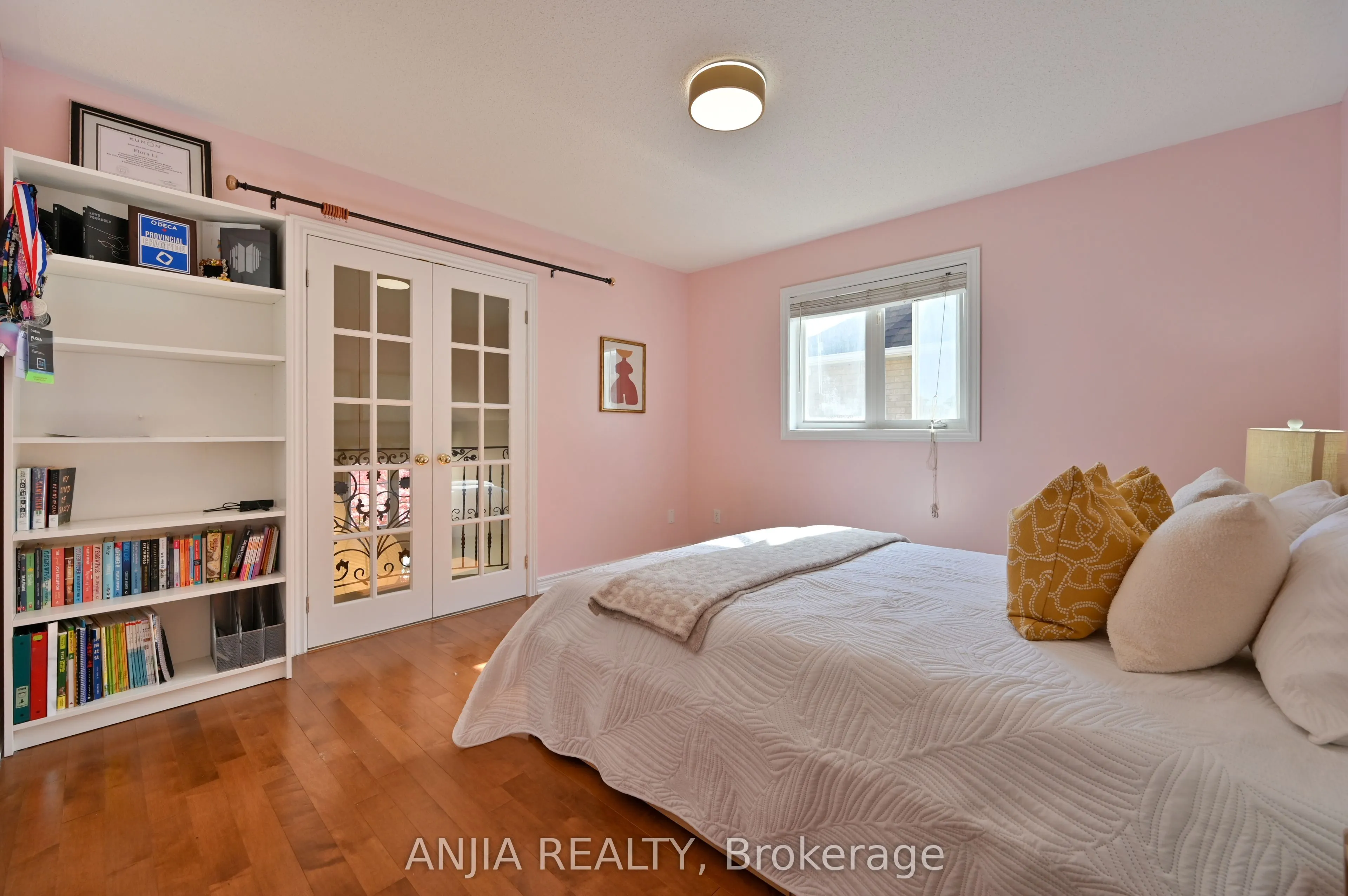 30 Annina Crescent