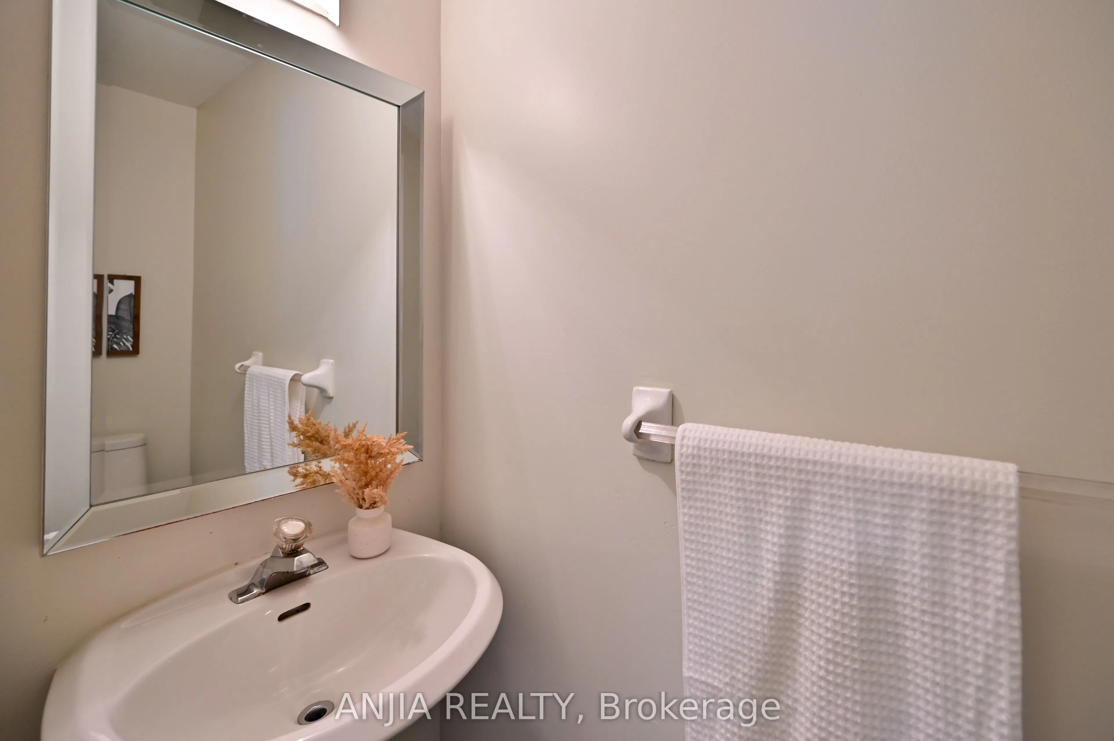 30 Annina Crescent