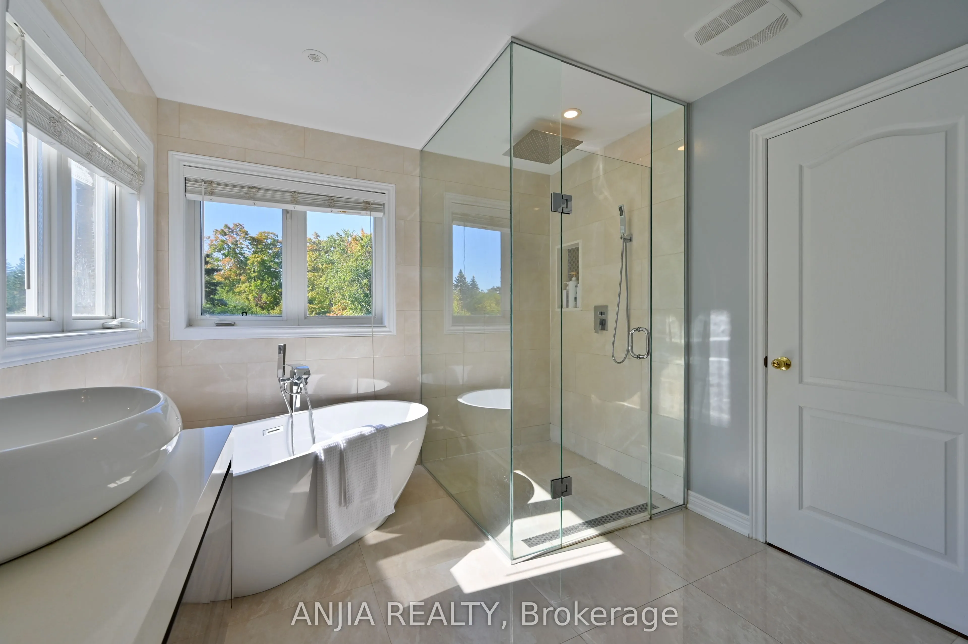 30 Annina Crescent