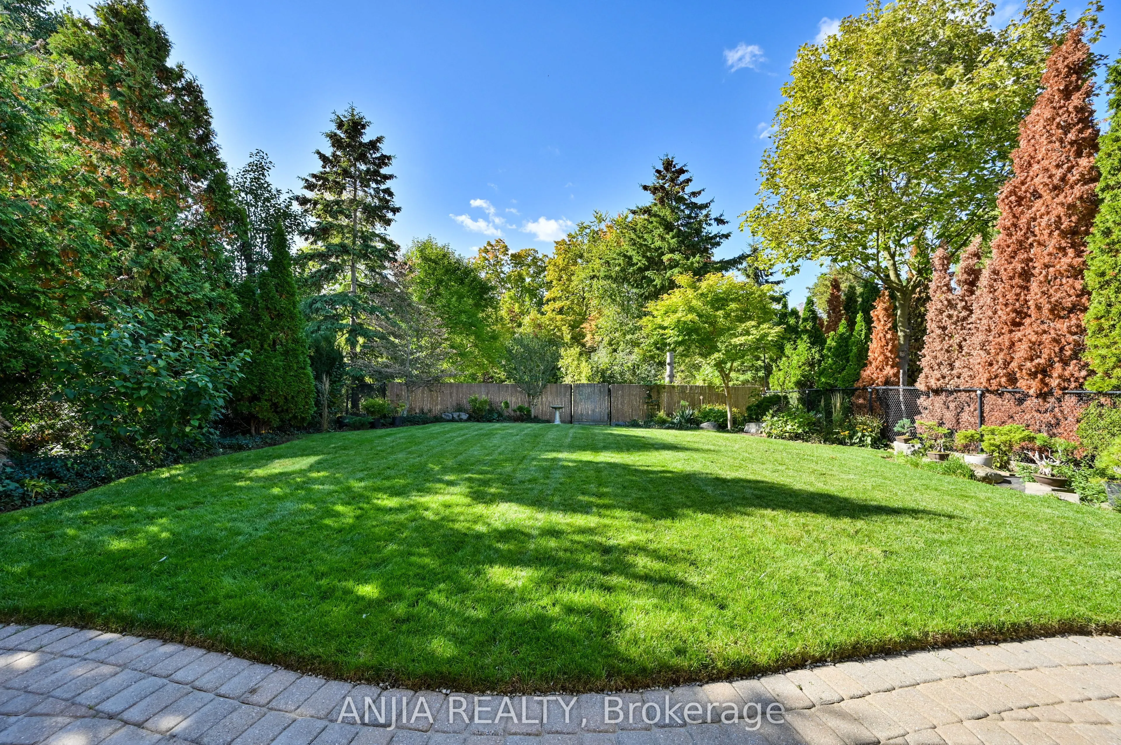 30 Annina Crescent