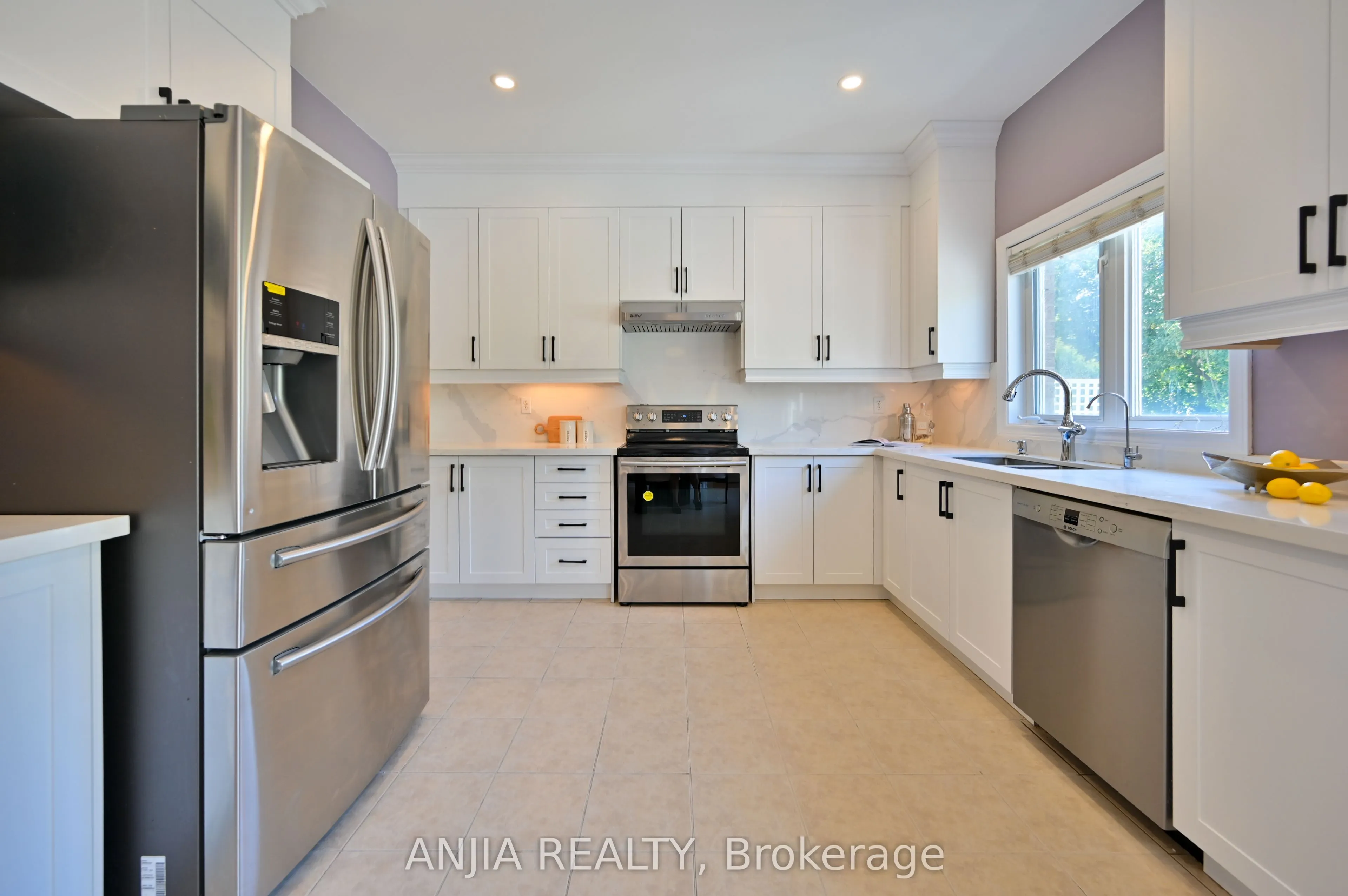 30 Annina Crescent