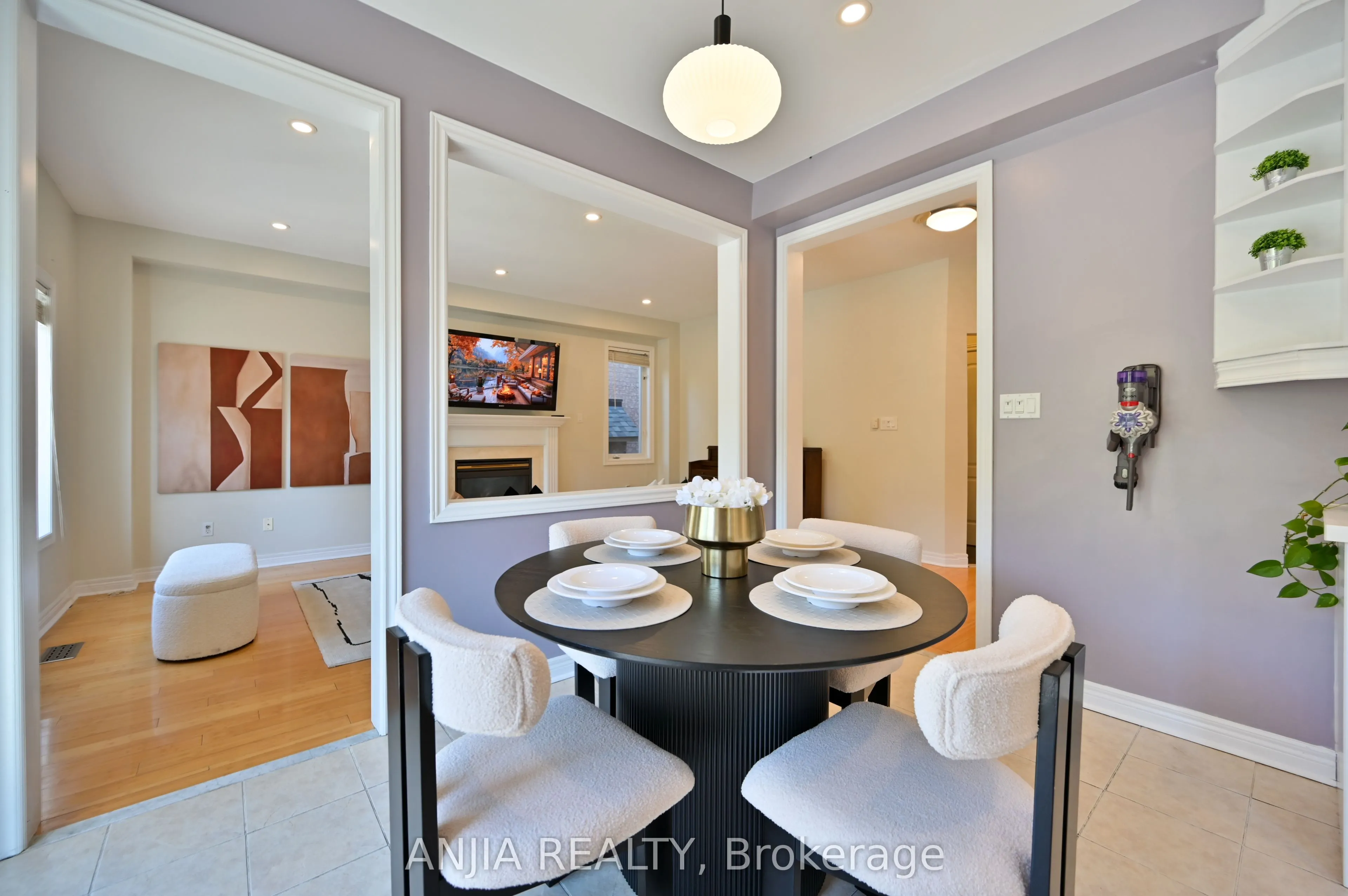 30 Annina Crescent