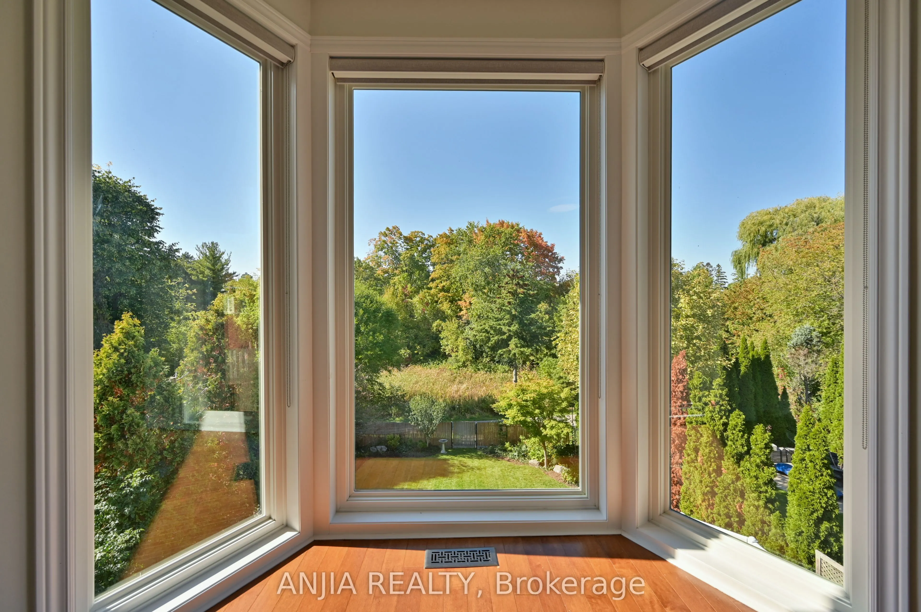 30 Annina Crescent