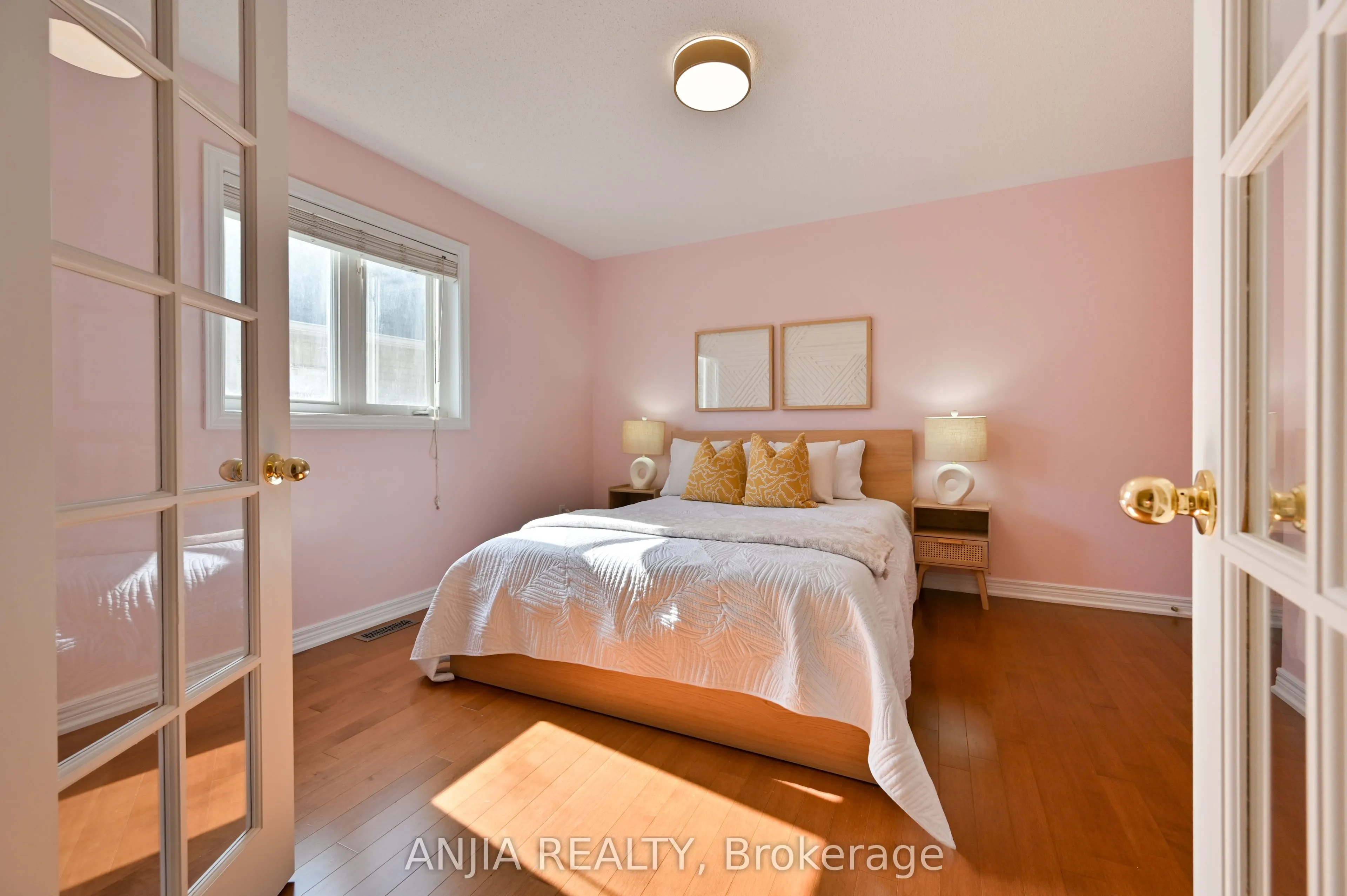 30 Annina Crescent
