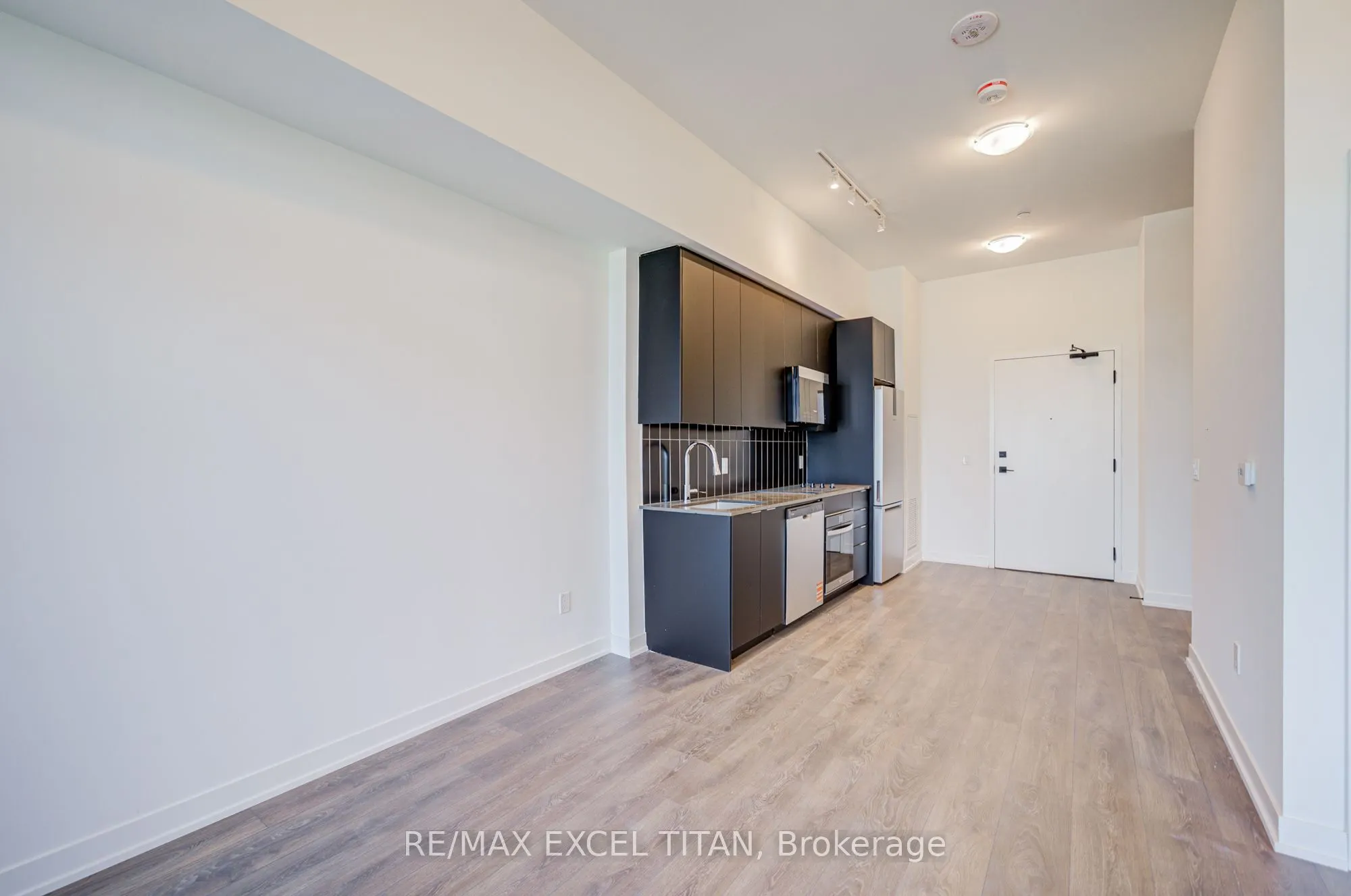 498 Caldari Road N, #3003