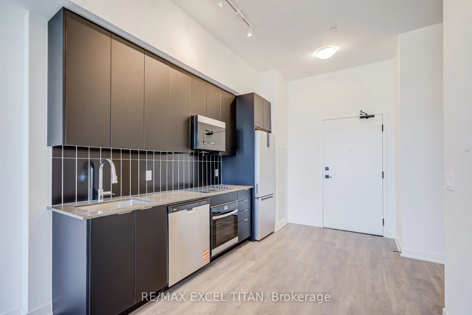 498 Caldari Road N, #3003
