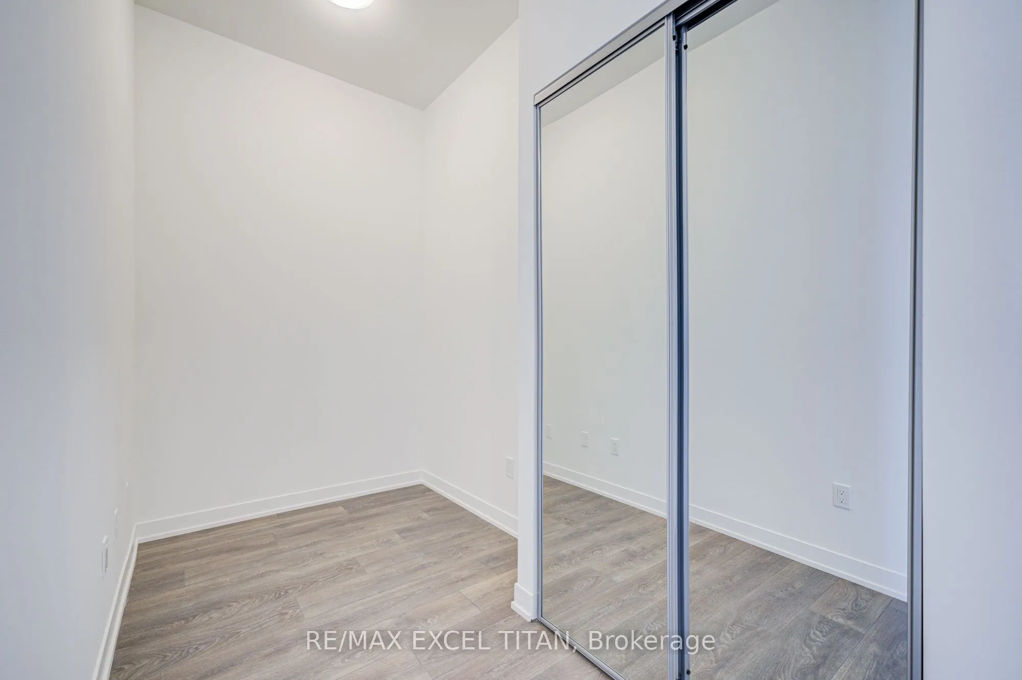 498 Caldari Road N, #3003