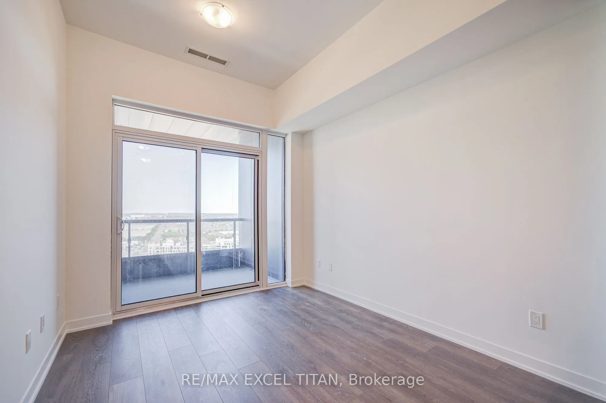 498 Caldari Road N, #3003