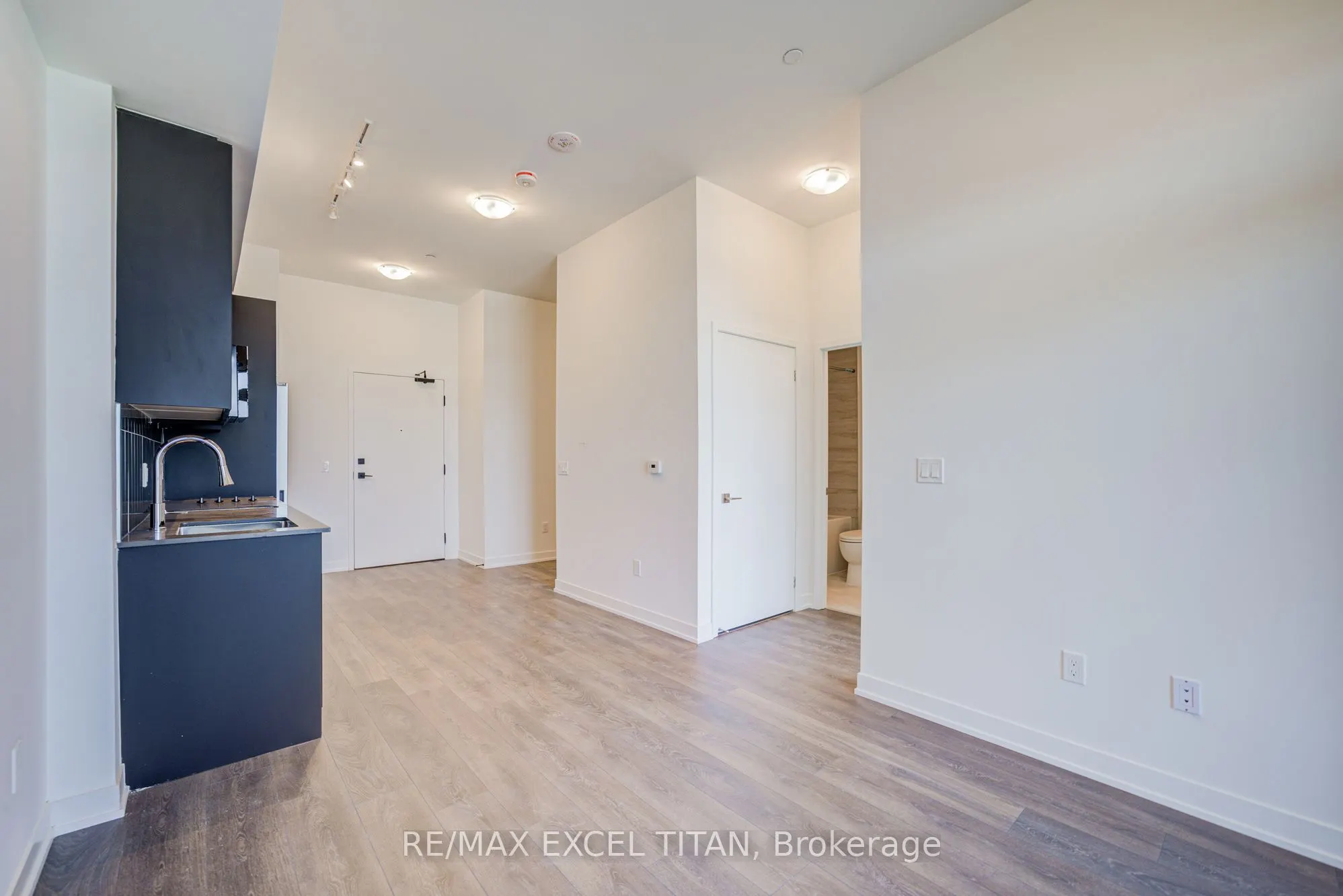 498 Caldari Road N, #3003