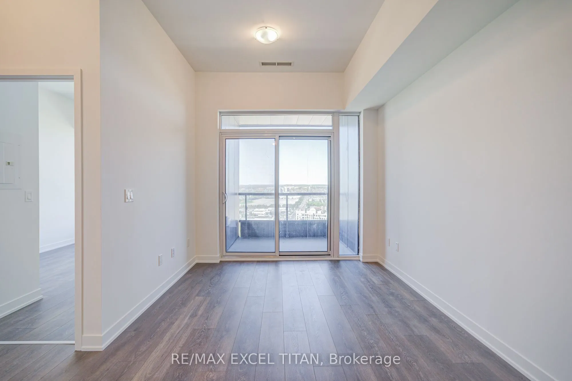 498 Caldari Road N, #3003