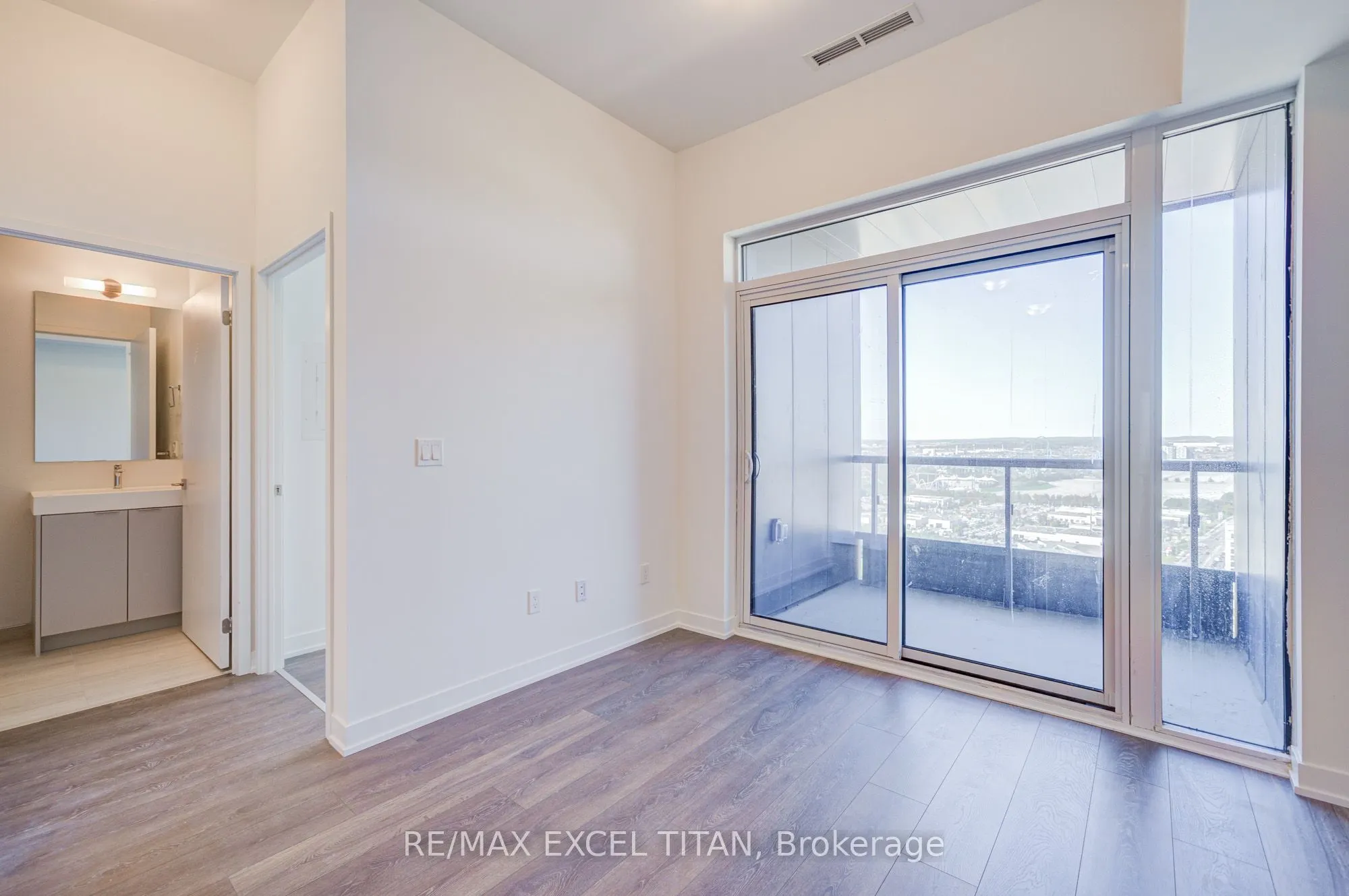 498 Caldari Road N, #3003