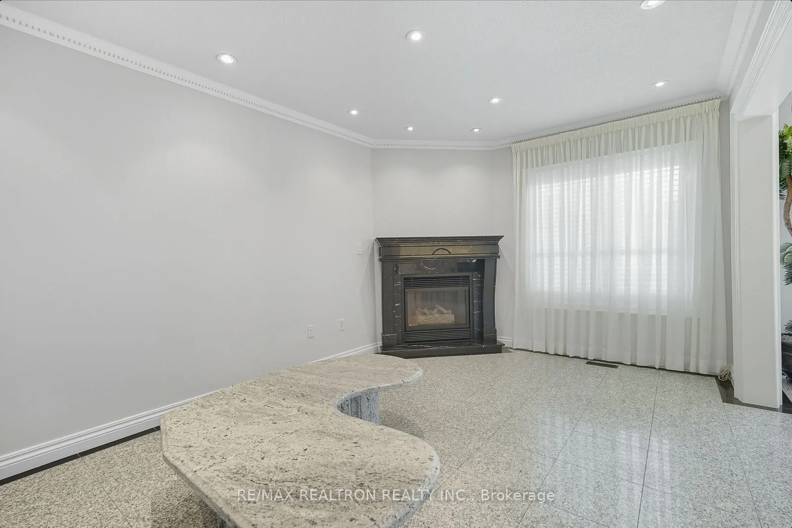 14 Taos Court