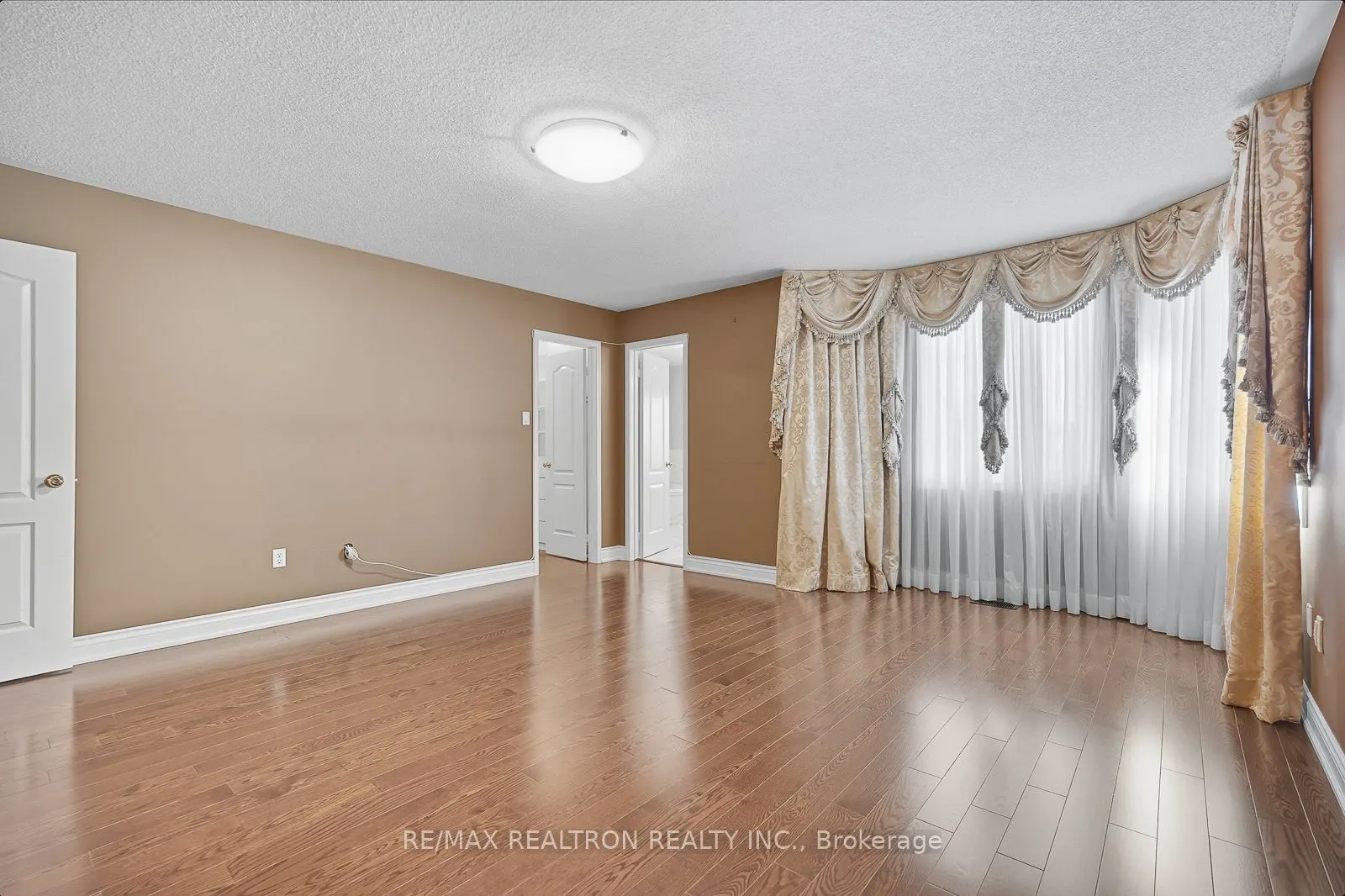 14 Taos Court