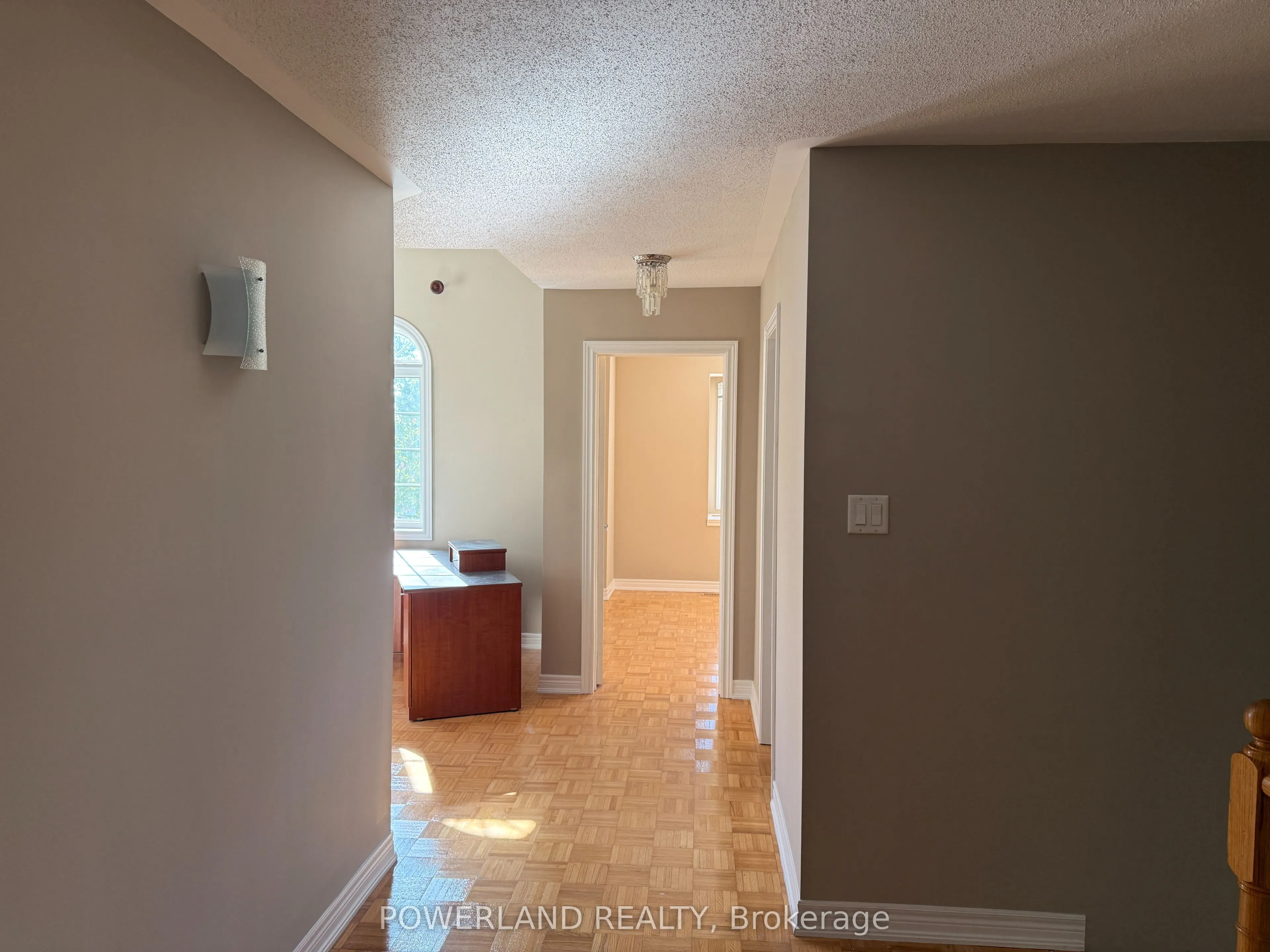16 Ravine Edge Drive